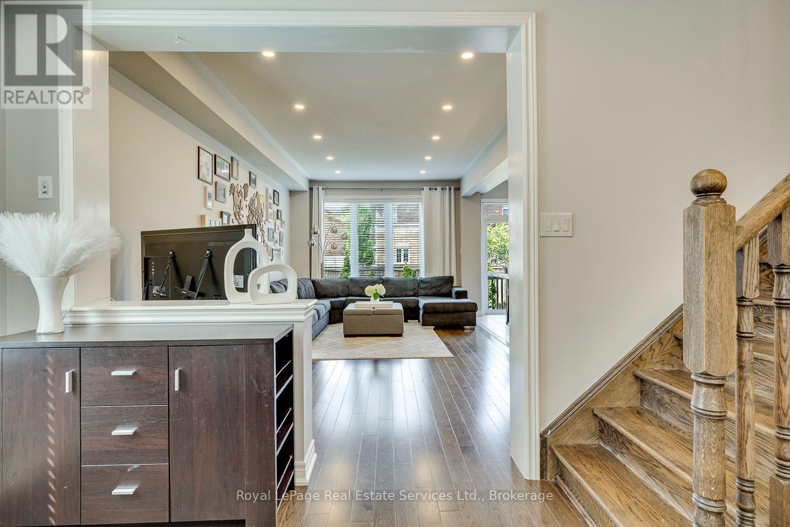 23 Diamond Leaf Lane, Halton Hills (Georgetown), Ontario  L7G 0G7 - Photo 8 - W13543480