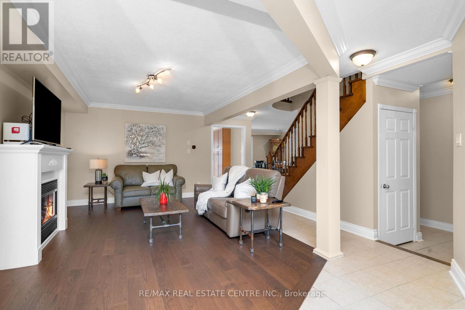 27 Milfoil Street, Halton Hills (Georgetown), Ontario  L7G 6M5 - Photo 6 - W13549330