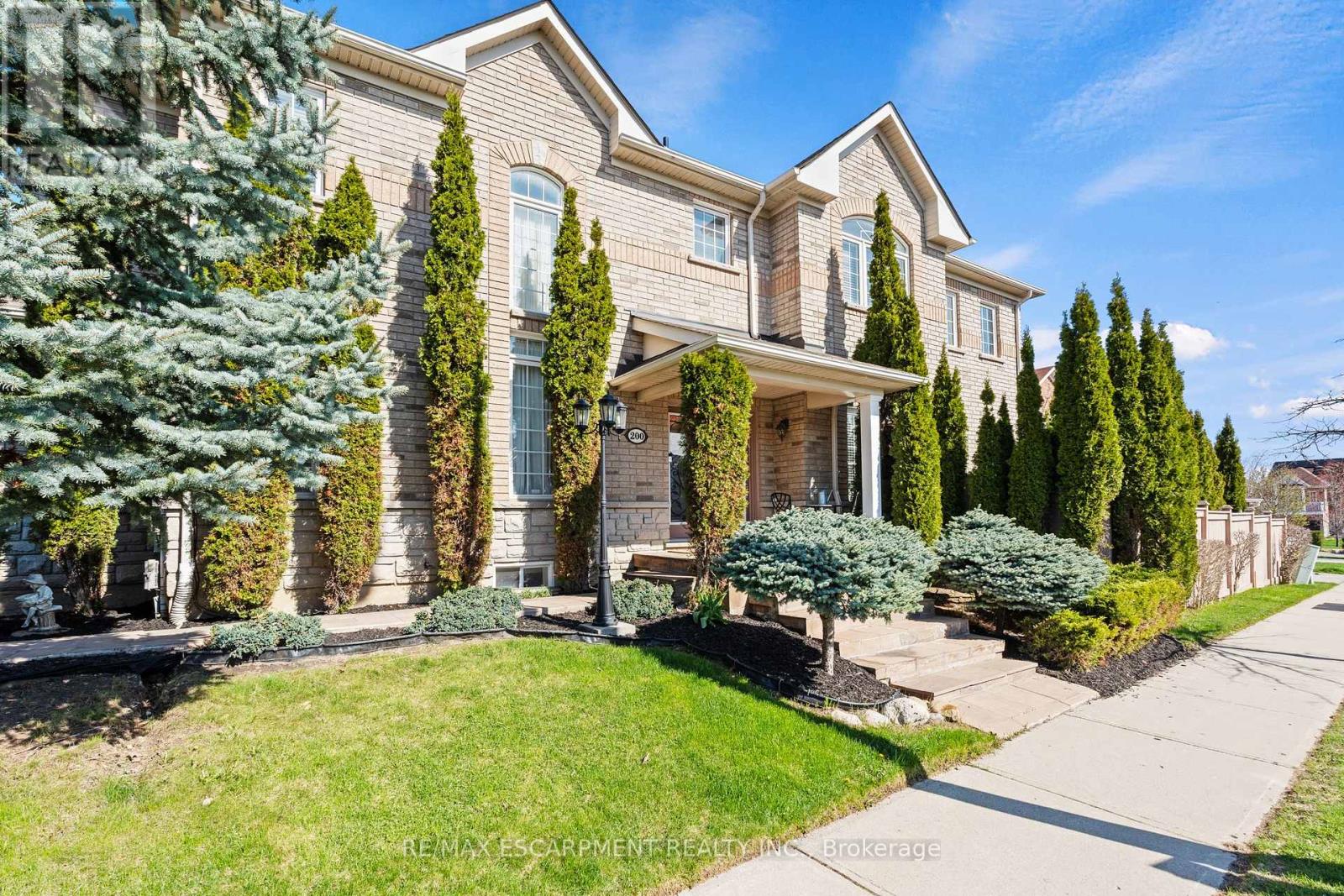 200 Miller Drive, Halton Hills (Georgetown), Ontario  L7G 6N3 - Photo 6 - W13549570