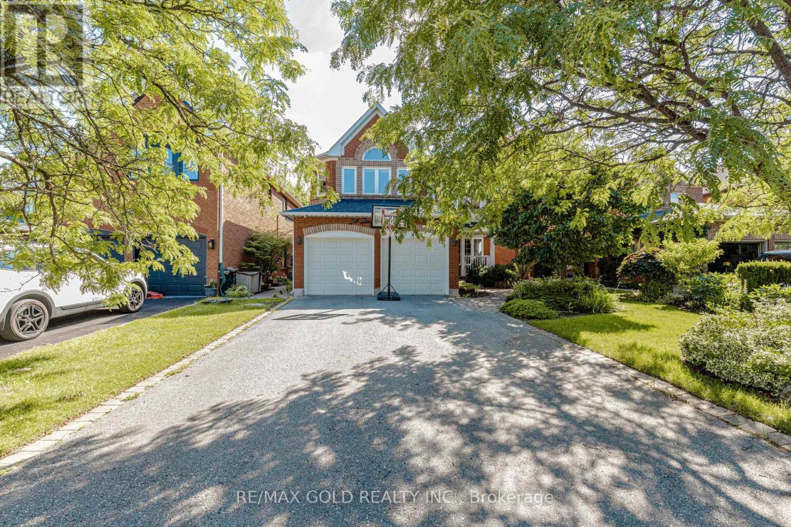 93 Lauchlin Crescent, Halton Hills (Georgetown), Ontario  L7G 5R3 - Photo 1 - W13554502
