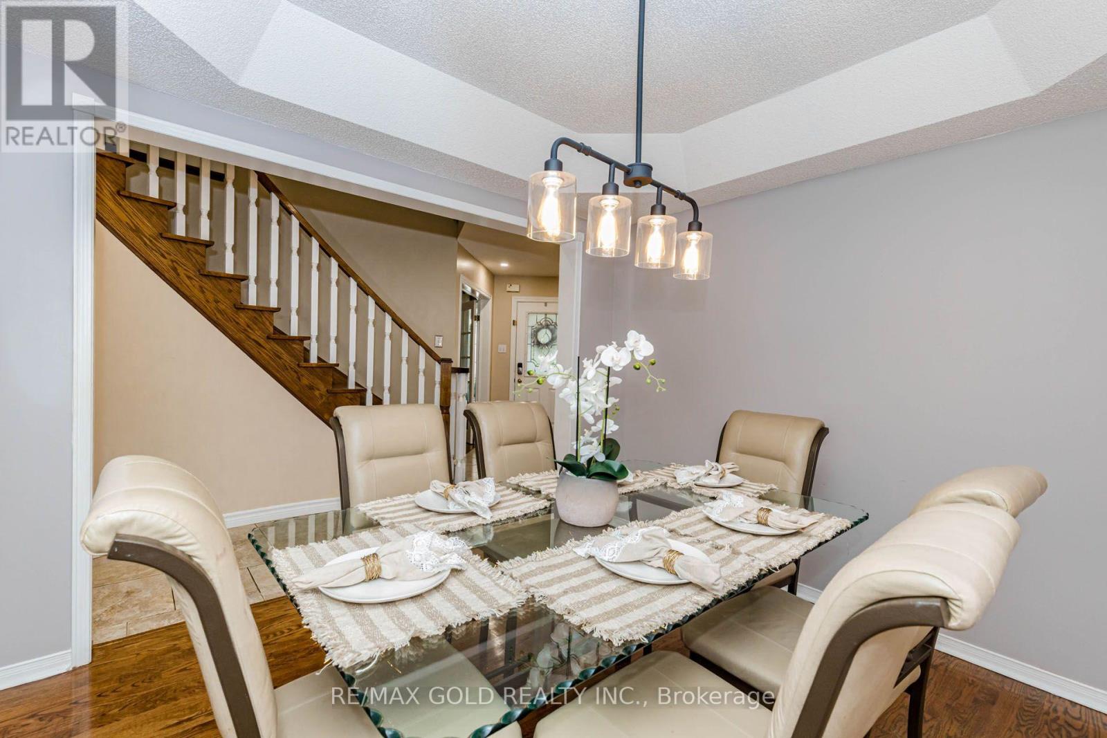 93 Lauchlin Crescent, Halton Hills (Georgetown), Ontario  L7G 5R3 - Photo 7 - W13554502