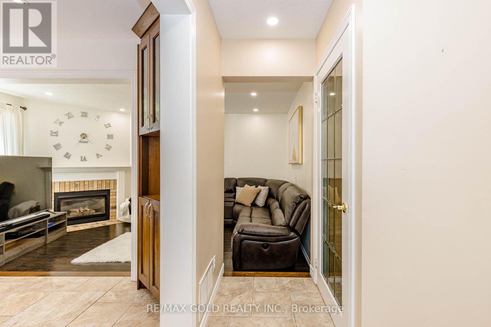 93 Lauchlin Crescent, Halton Hills (Georgetown), Ontario  L7G 5R3 - Photo 8 - W13554502