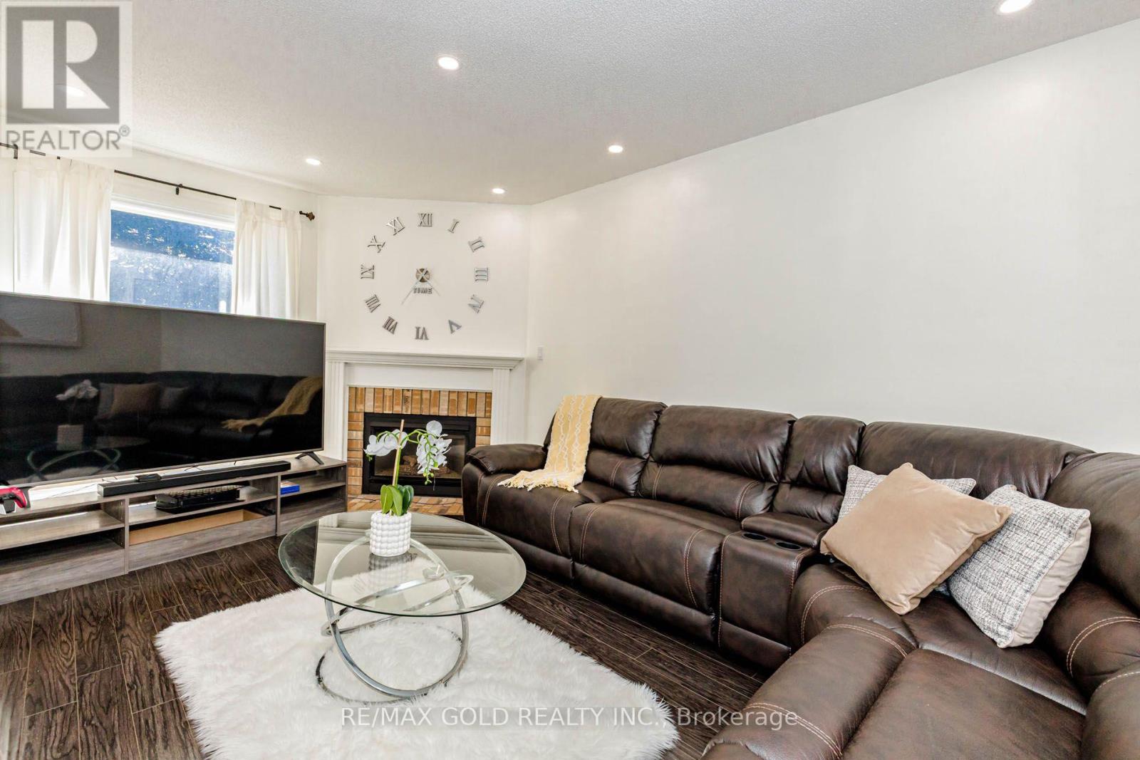 93 Lauchlin Crescent, Halton Hills (Georgetown), Ontario  L7G 5R3 - Photo 9 - W13554502