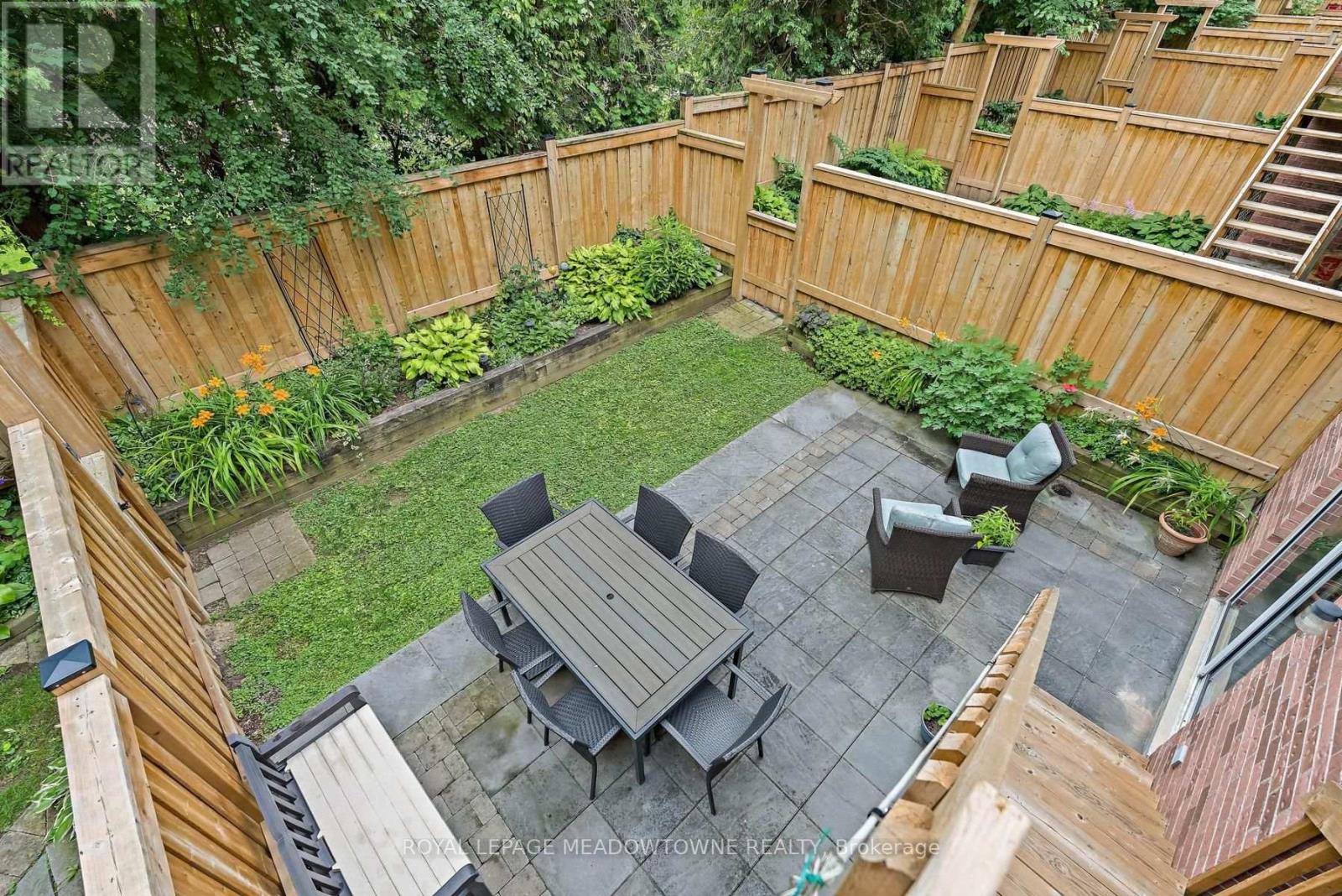 11 - 76 River Drive, Halton Hills (Georgetown), Ontario  L7G 2J2 - Photo 30 - W13555208