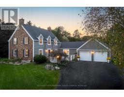 <div class="price">$2,099,900</div> 331 Wheelihan Way, Milton (Campbellville)<br><div style="margin-bottom:8px;"><small>Sotheby's International Realty Canada</small></div><div class='bed_bath'>4 Bed | 3 Bath</div>