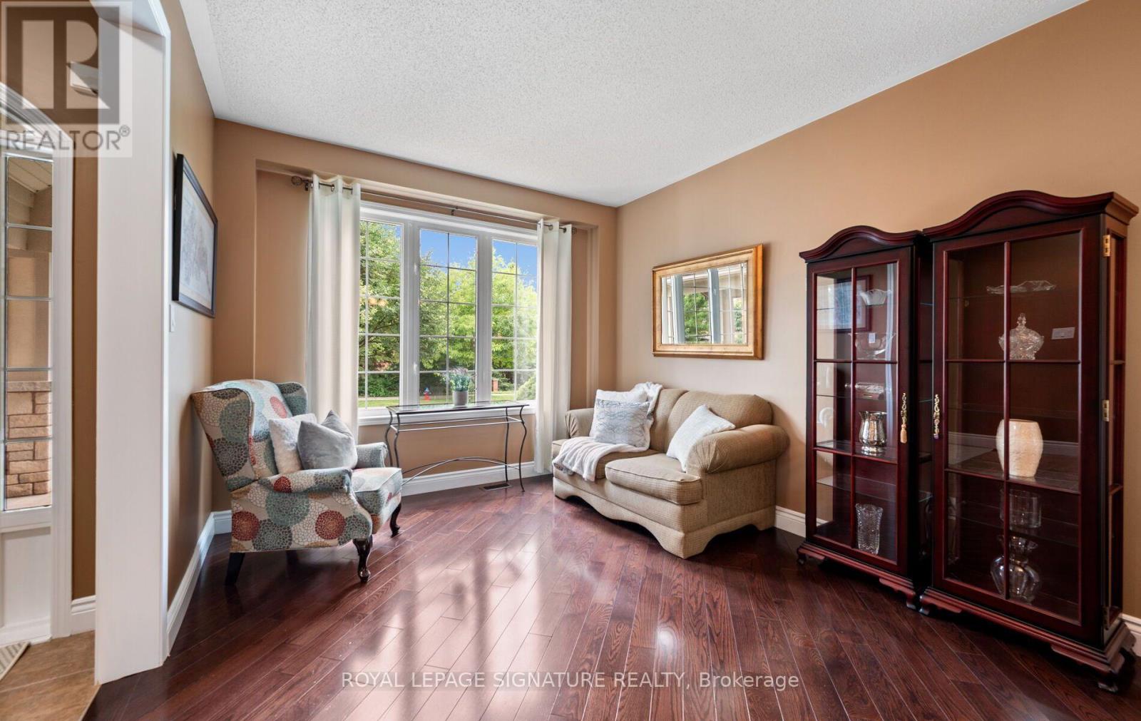115 Arborglen Drive, Halton Hills (Georgetown), Ontario  L7G 6L1 - Photo 4 - W13555748