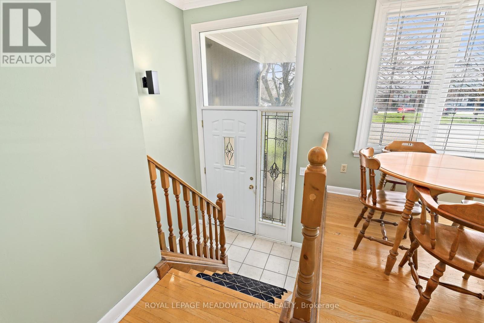 456 Delrex Boulevard, Halton Hills (Georgetown), Ontario  L7G 4J2 - Photo 3 - W13556512