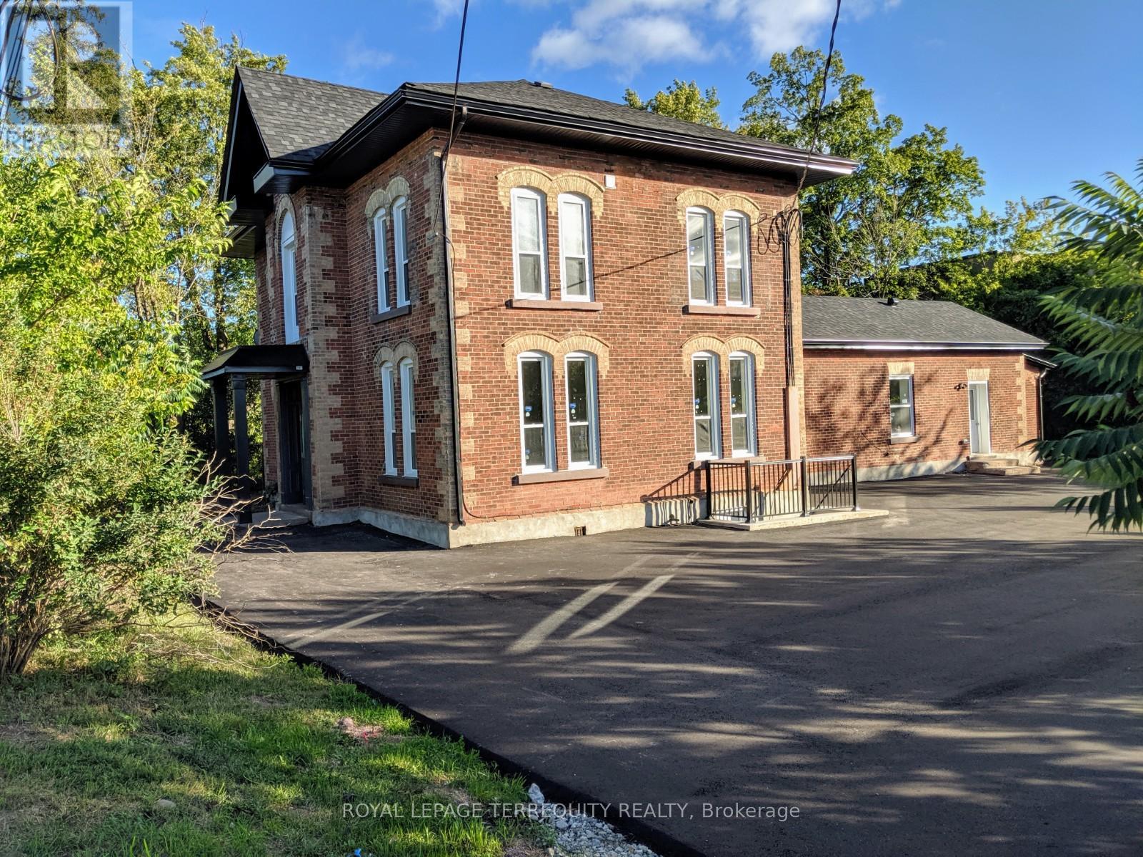 1 - 44 Main Street N, Halton Hills (Georgetown), Ontario  L7J 1W2 - Photo 3 - W13560272