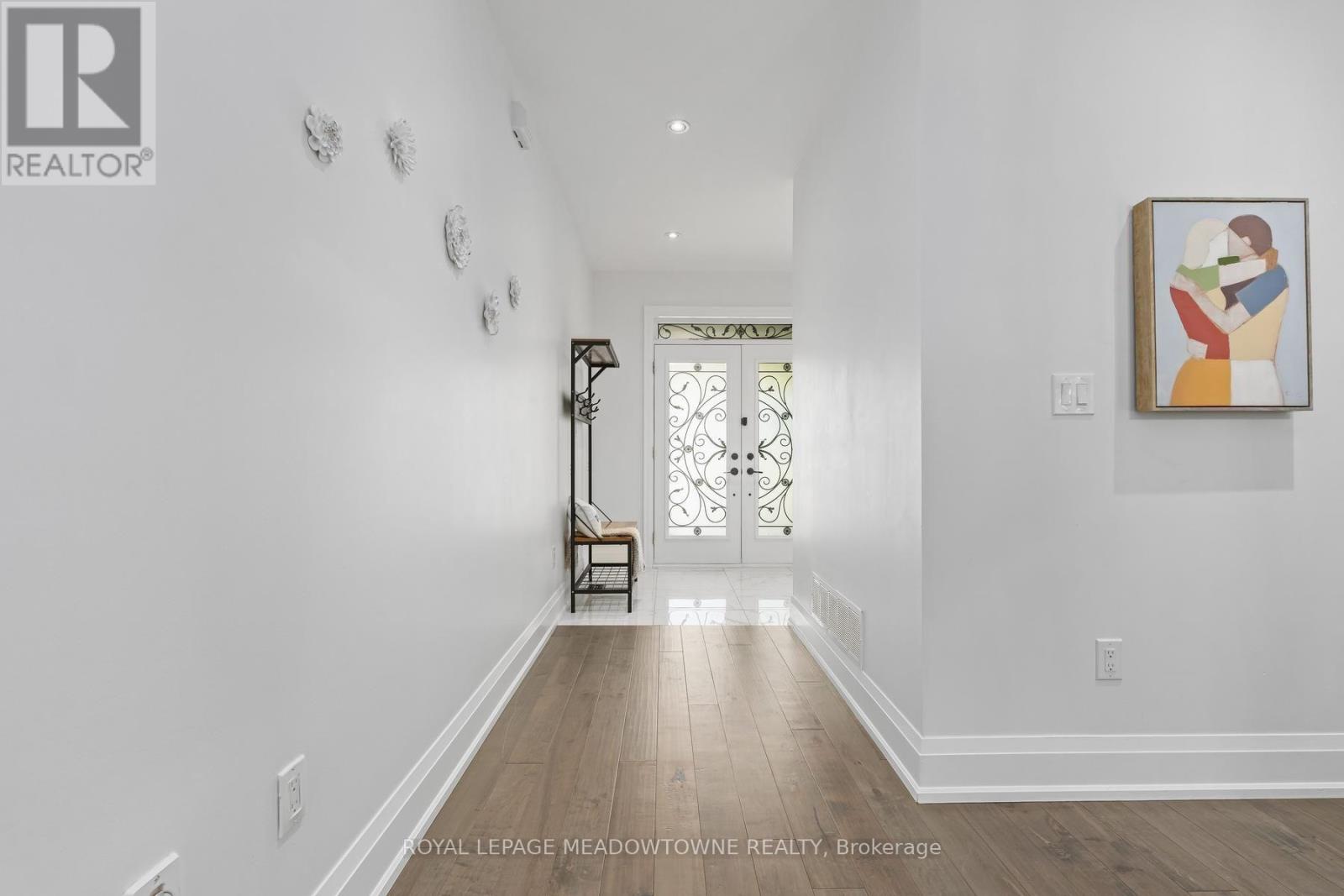 17 Ontario Street, Halton Hills (Georgetown), Ontario  L7G 3K5 - Photo 6 - W13560714