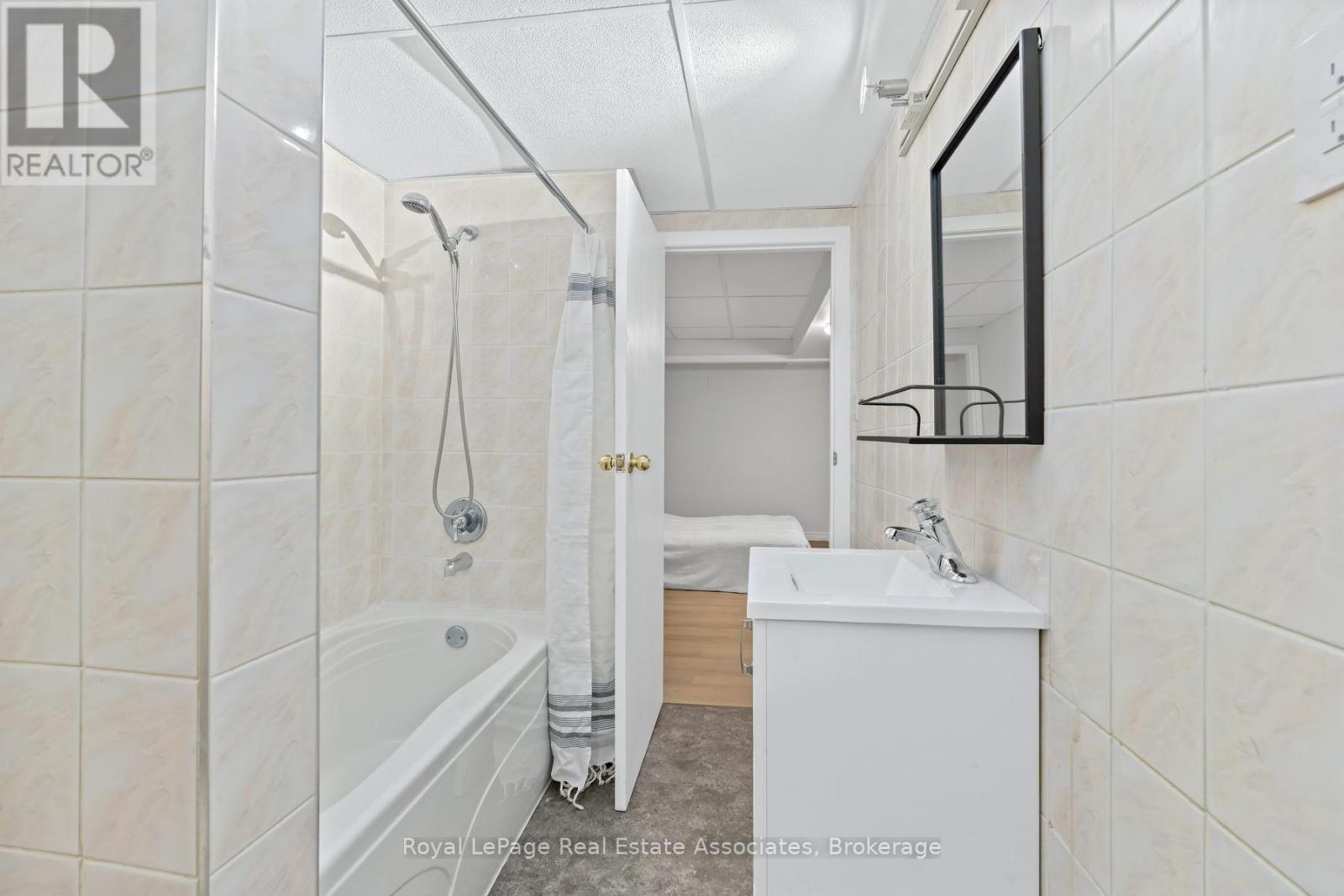 90 Longfield Road, Halton Hills (Ac Acton), Ontario  L7J 2K4 - Photo 23 - W13561530