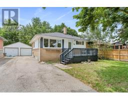 <div class="price">$799,999</div> 90 Longfield Road, Halton Hills (Ac Acton)<br><div style="margin-bottom:8px;"><small>Royal LePage Real Estate Associates</small></div><div class='bed_bath'>4 Bed | 3 Bath</div>
