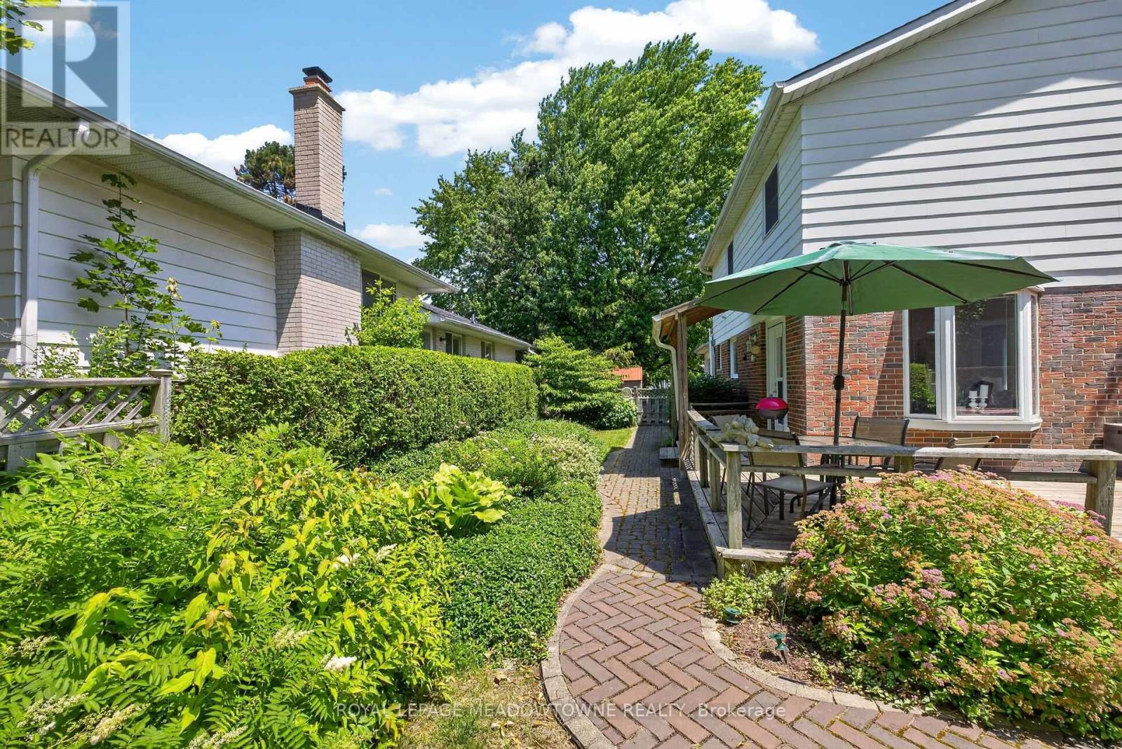 377 Delrex Boulevard, Halton Hills (Georgetown), Ontario  L7G 4H6 - Photo 37 - W13562020