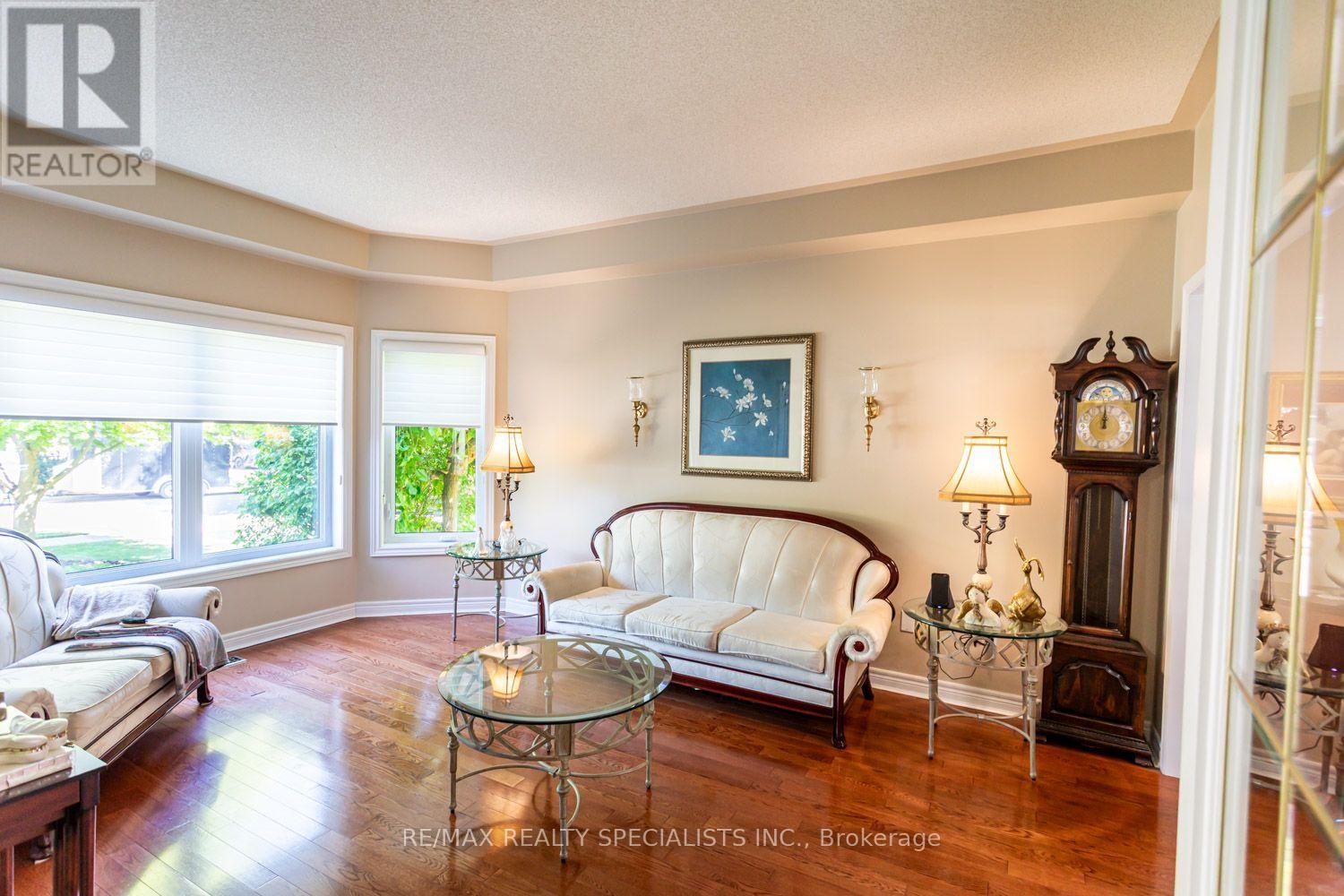 10 Split Maple Lane, Halton Hills (Georgetown), Ontario  L7G 5R7 - Photo 10 - W13563264
