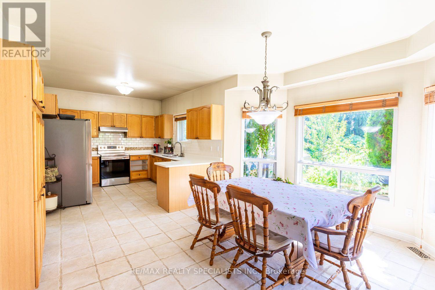 10 Split Maple Lane, Halton Hills (Georgetown), Ontario  L7G 5R7 - Photo 24 - W13563264