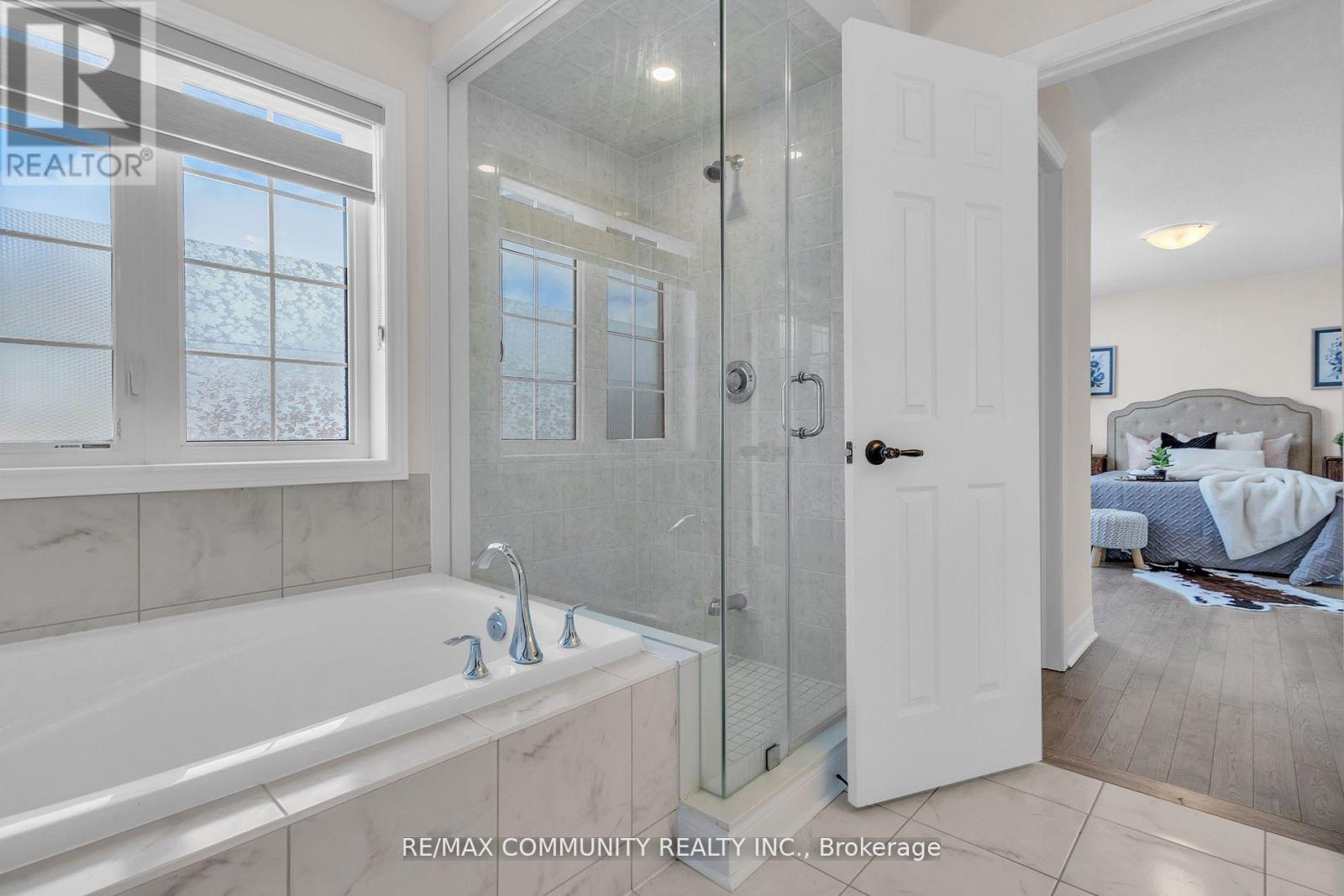 18 Walworth Street, Halton Hills (Georgetown), Ontario  L7G 0N5 - Photo 17 - W13566752
