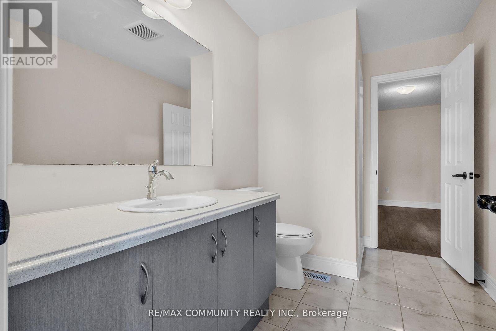 18 Walworth Street, Halton Hills (Georgetown), Ontario  L7G 0N5 - Photo 32 - W13566752