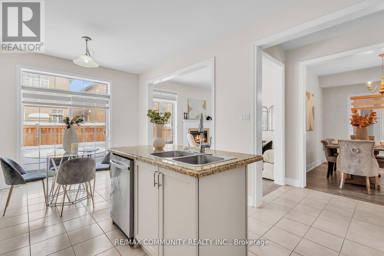 18 Walworth Street, Halton Hills (Georgetown), Ontario  L7G 0N5 - Photo 41 - W13566752