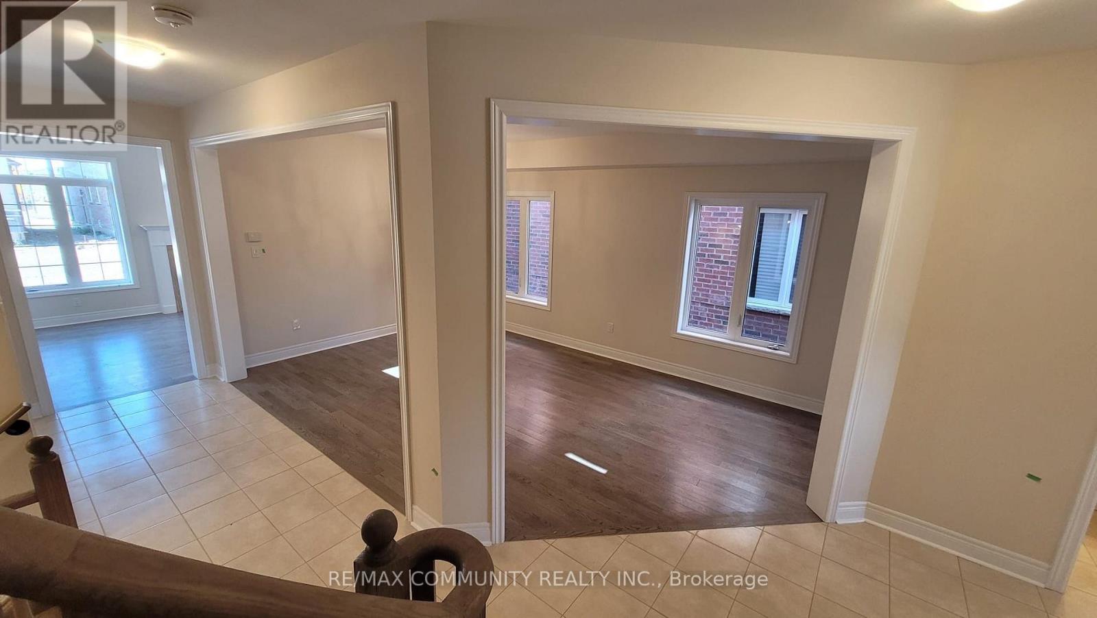 18 Walworth Street, Halton Hills (Georgetown), Ontario  L7G 0N5 - Photo 6 - W13566752