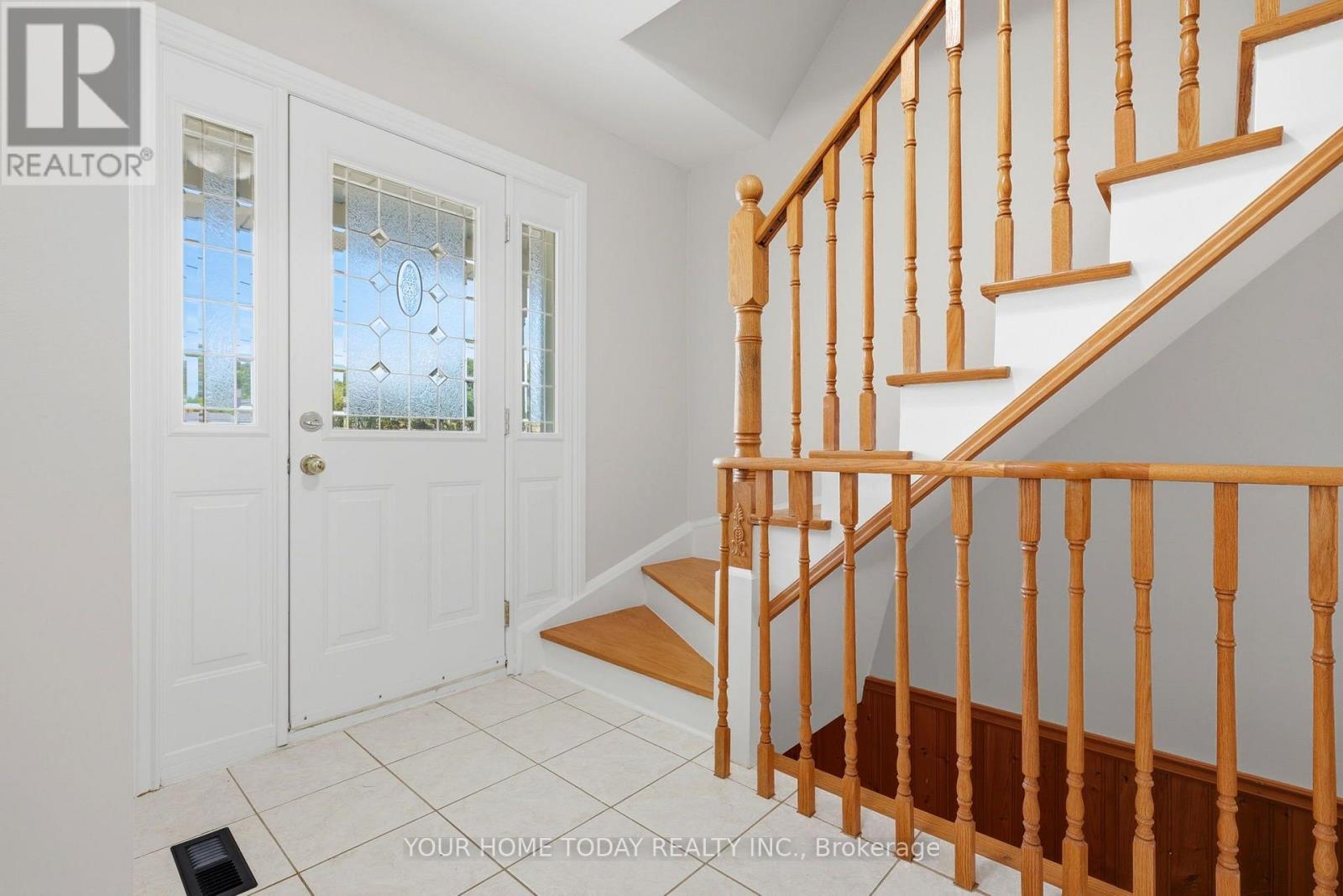 35 Dawson Crescent, Halton Hills (Georgetown), Ontario  L7G 1H3 - Photo 6 - W13567144