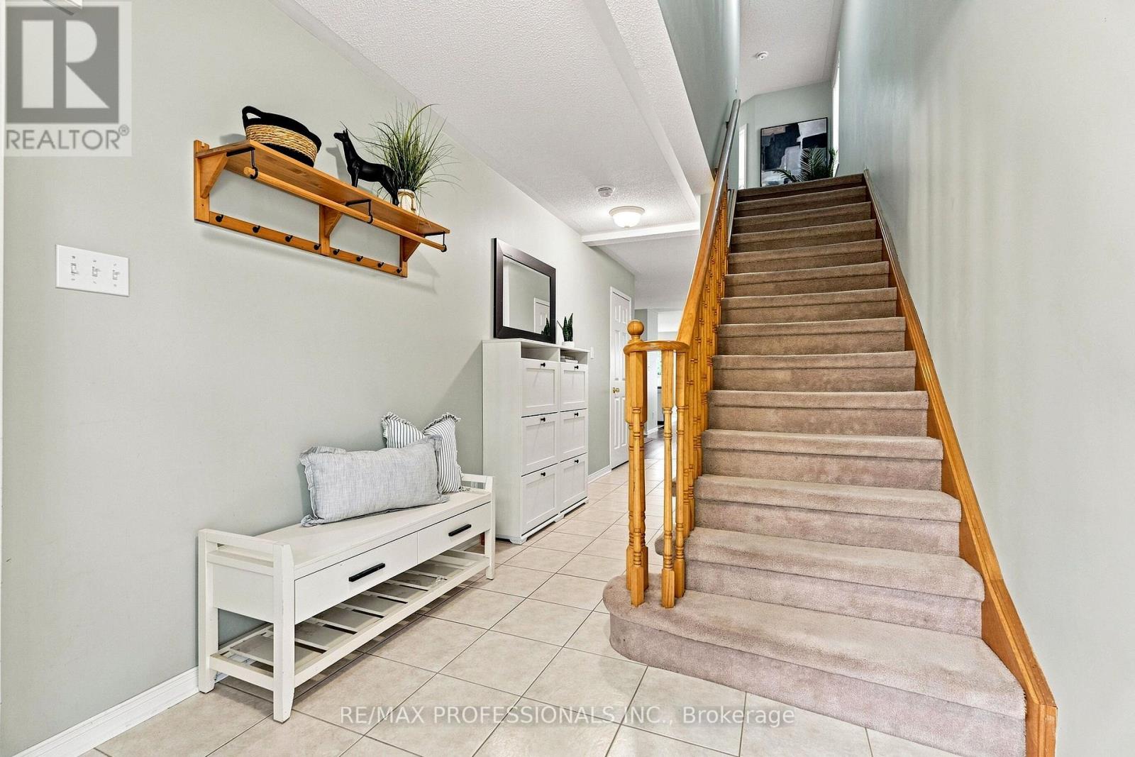 137 Dominion Gardens Drive, Halton Hills (Georgetown), Ontario  L7G 6B6 - Photo 6 - W13570058