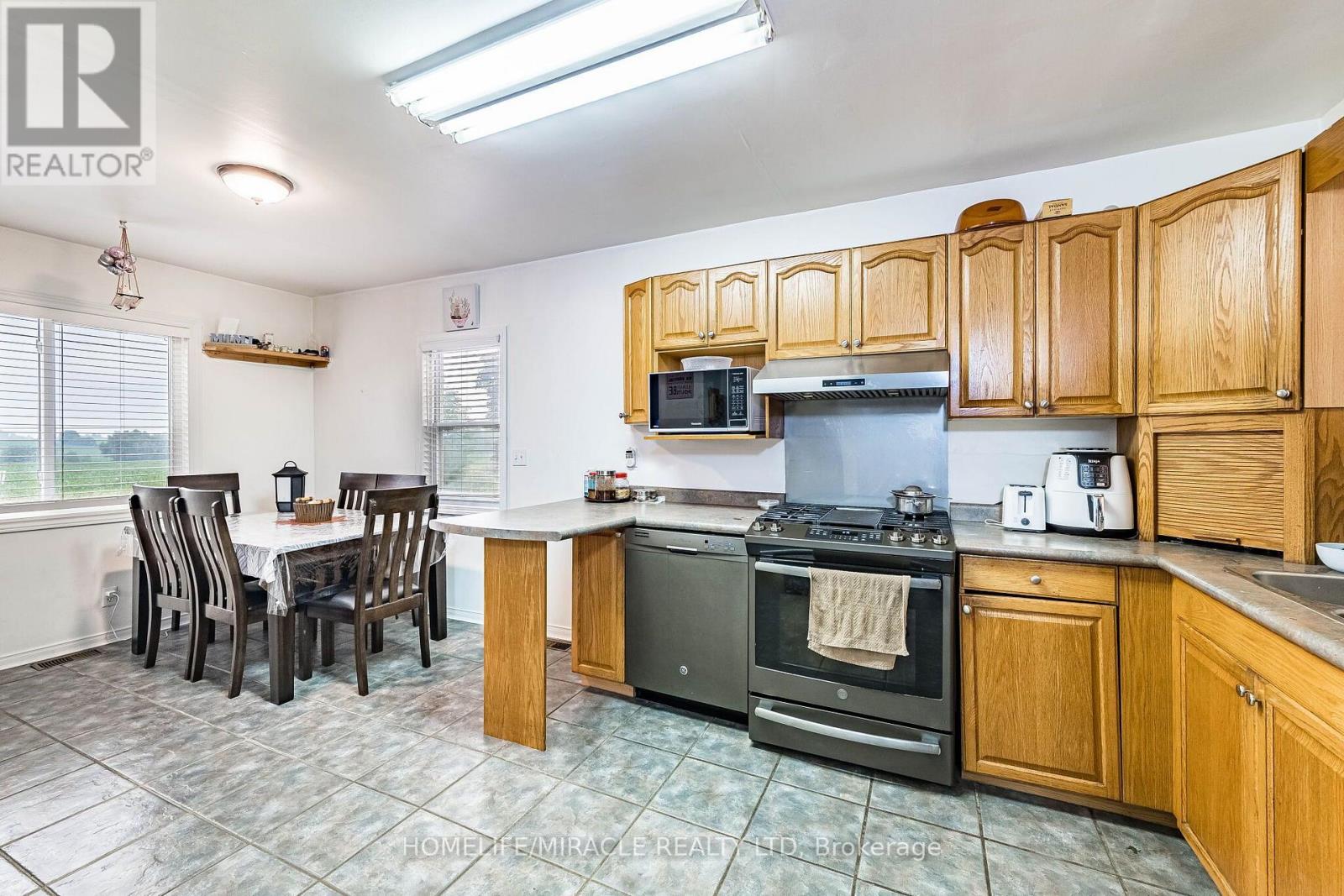 10662 Winston Churchill Boulevard, Halton Hills (Rural Halton Hills), Ontario  L7G 4S7 - Photo 11 - W13571360