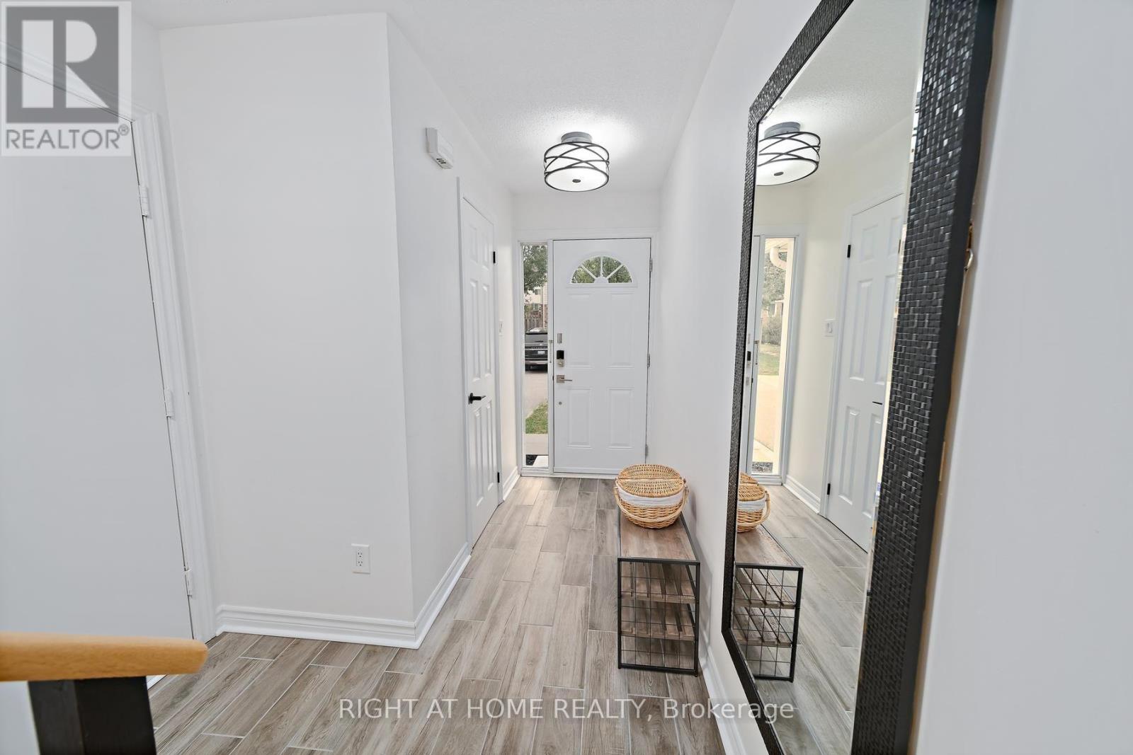 53 Corey Circle, Halton Hills (Georgetown), Ontario  L7G 5L7 - Photo 3 - W13572022