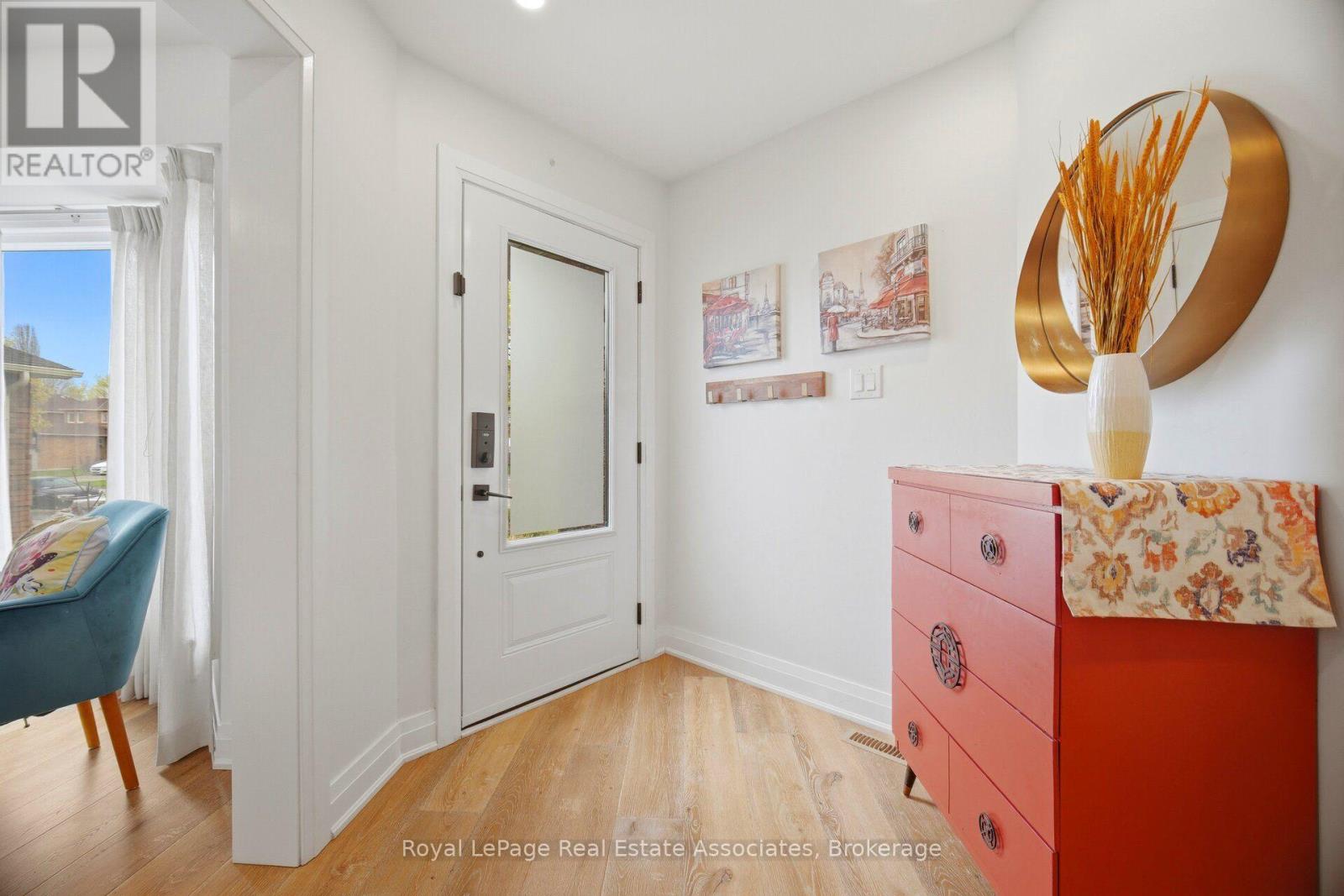 225 Barber Drive, Halton Hills (Georgetown), Ontario  L7G 5K5 - Photo 5 - W13572920