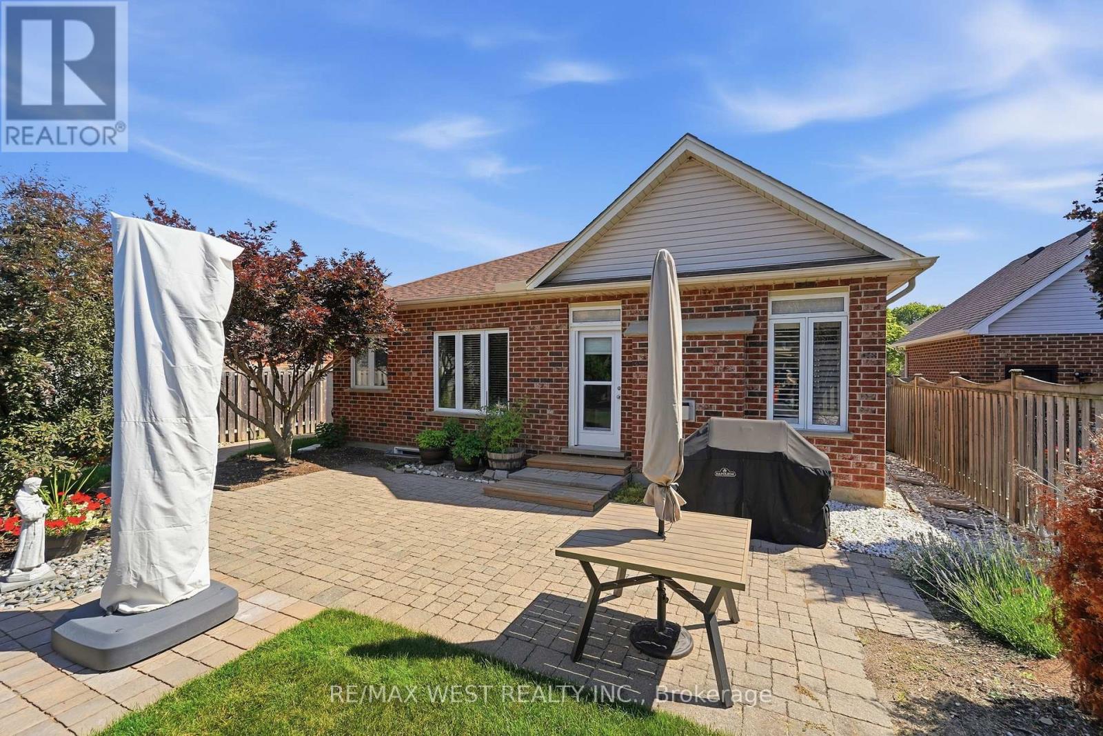 184 Tanners Drive, Halton Hills (Ac Acton), Ontario  L7J 3A8 - Photo 12 - W13573108