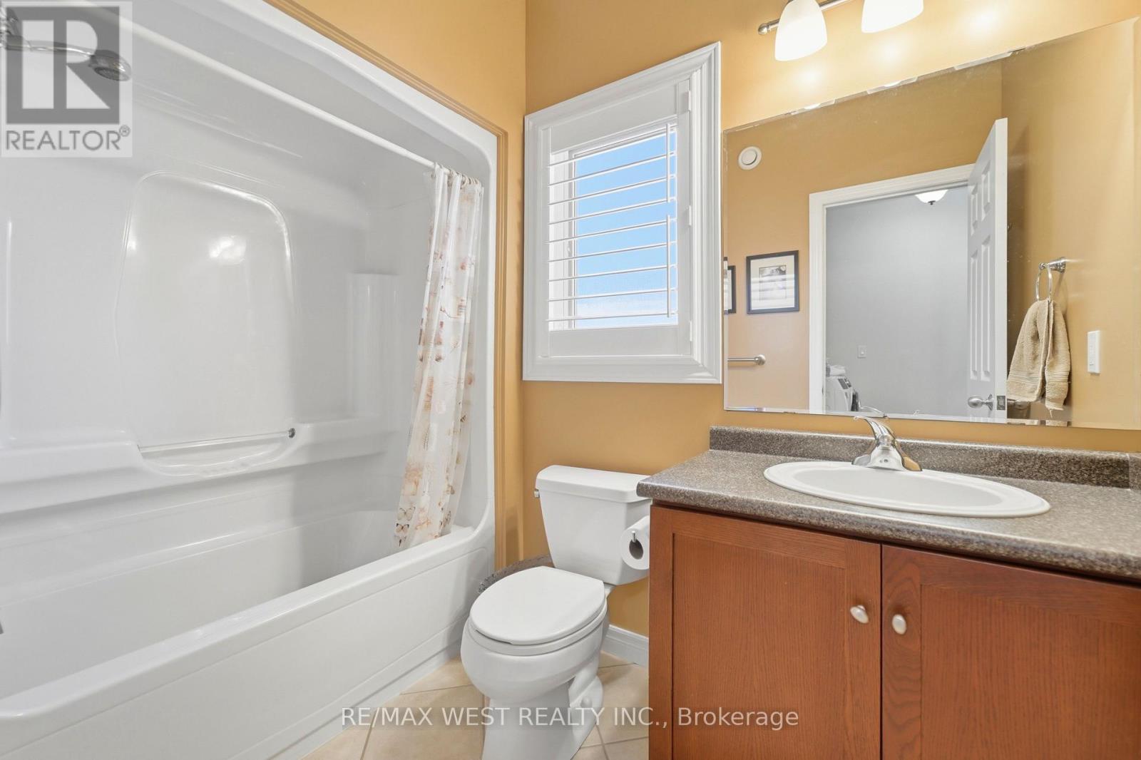 184 Tanners Drive, Halton Hills (Ac Acton), Ontario  L7J 3A8 - Photo 7 - W13573108