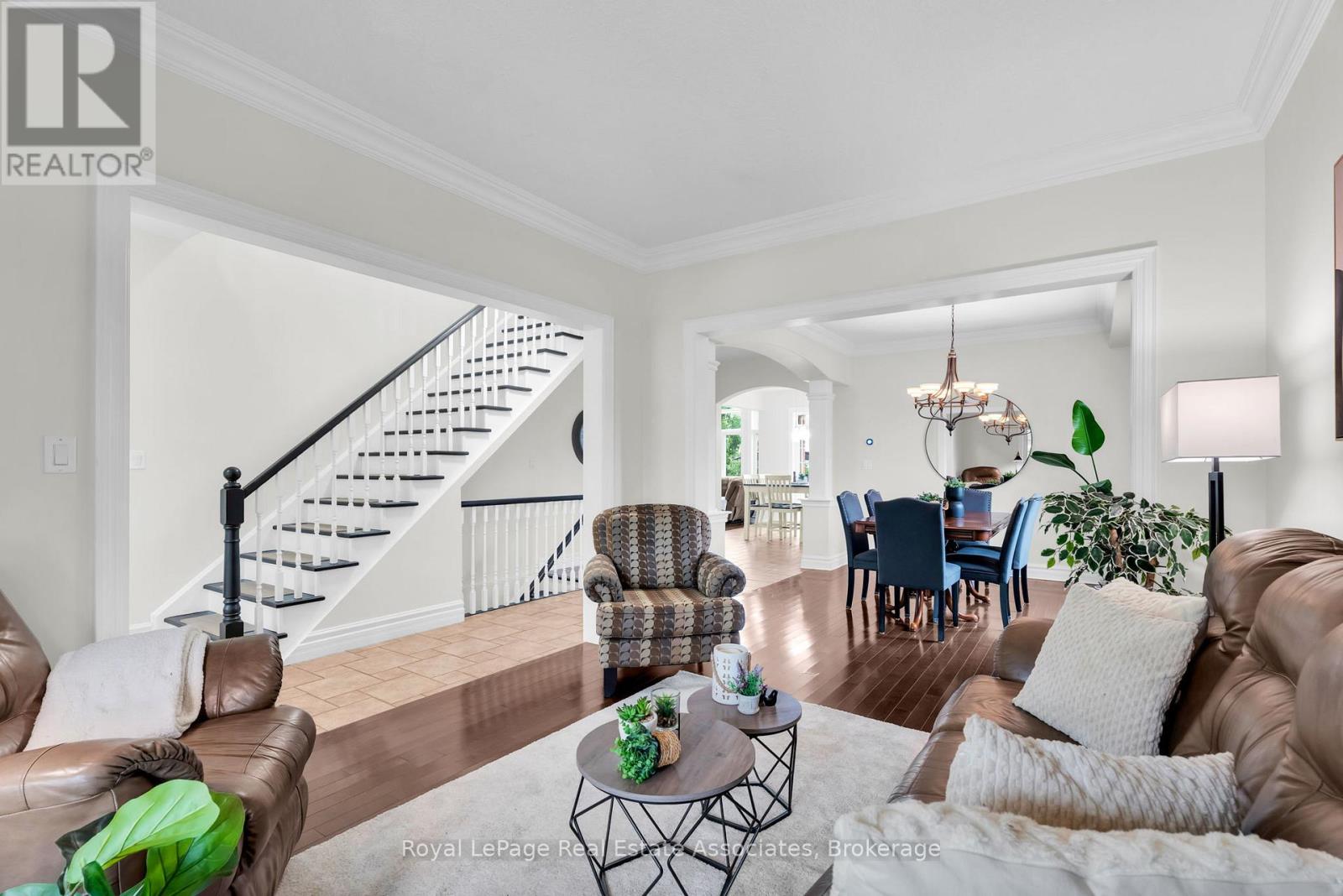 27 Rennie Street, Halton Hills (Ac Acton), Ontario  L7J 2Y7 - Photo 1 - W13573786