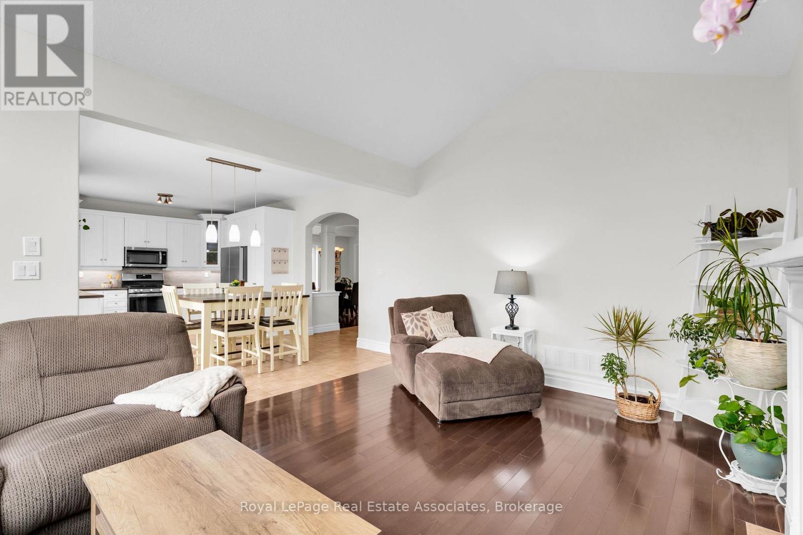 27 Rennie Street, Halton Hills (Ac Acton), Ontario  L7J 2Y7 - Photo 21 - W13573786