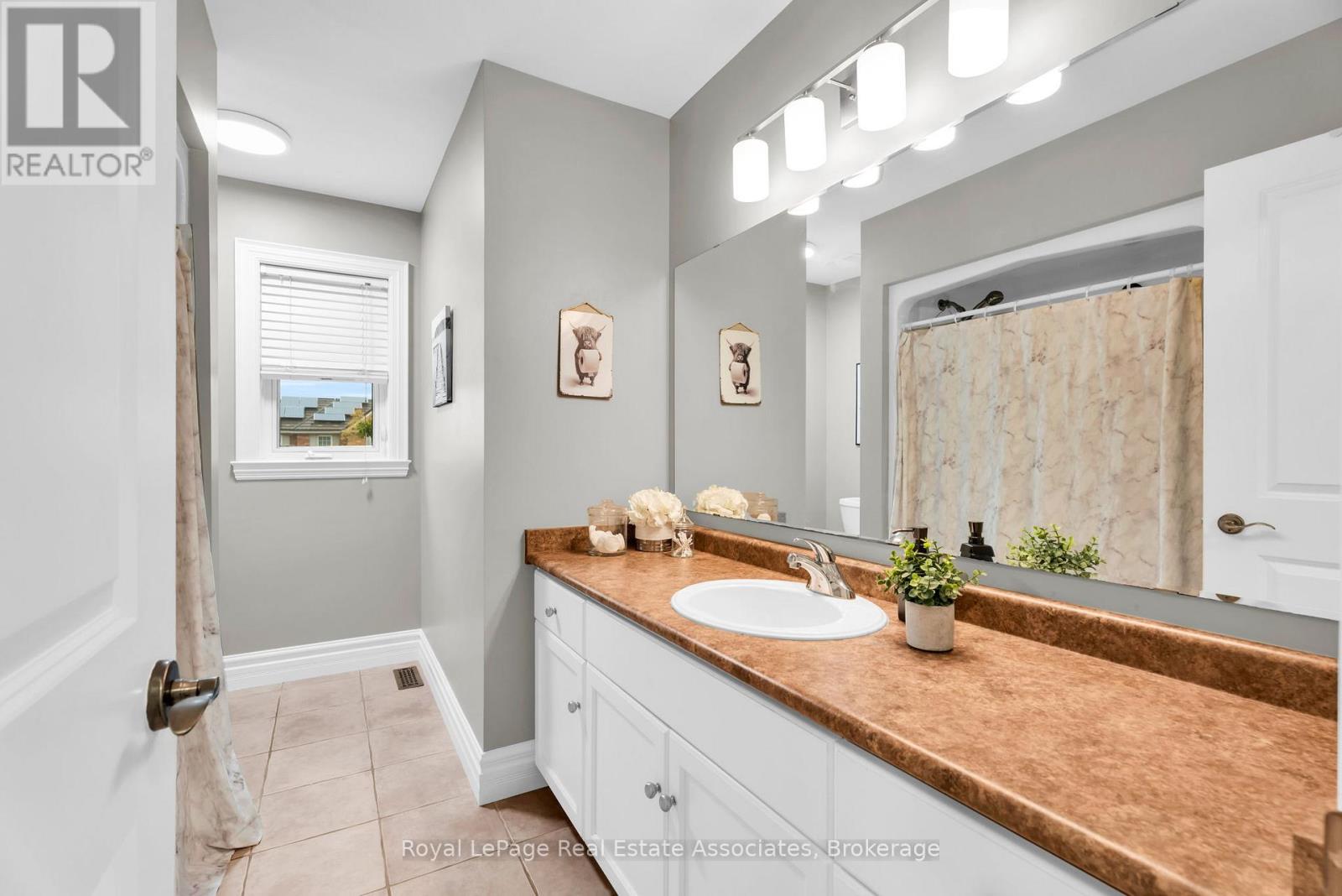 27 Rennie Street, Halton Hills (Ac Acton), Ontario  L7J 2Y7 - Photo 32 - W13573786