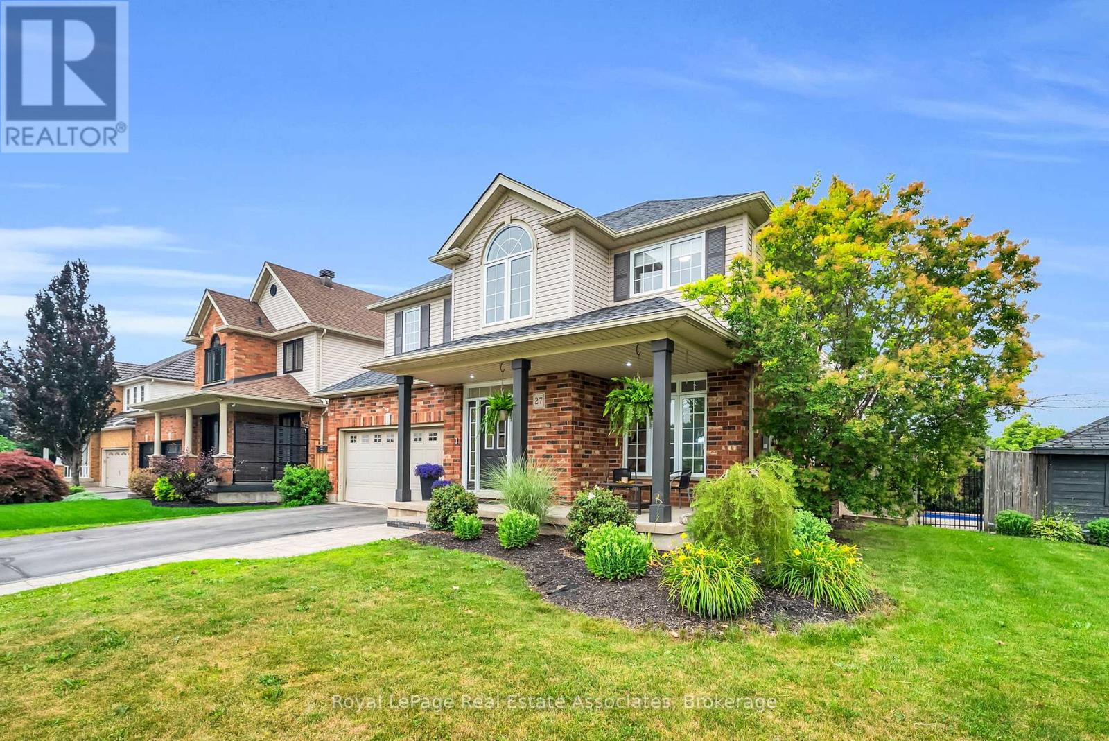 27 Rennie Street, Halton Hills (Ac Acton), Ontario  L7J 2Y7 - Photo 6 - W13573786