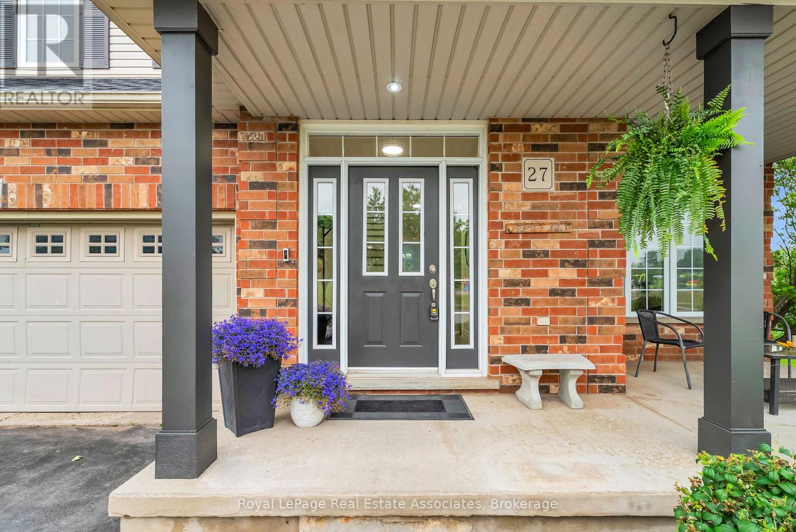 27 Rennie Street, Halton Hills (Ac Acton), Ontario  L7J 2Y7 - Photo 7 - W13573786