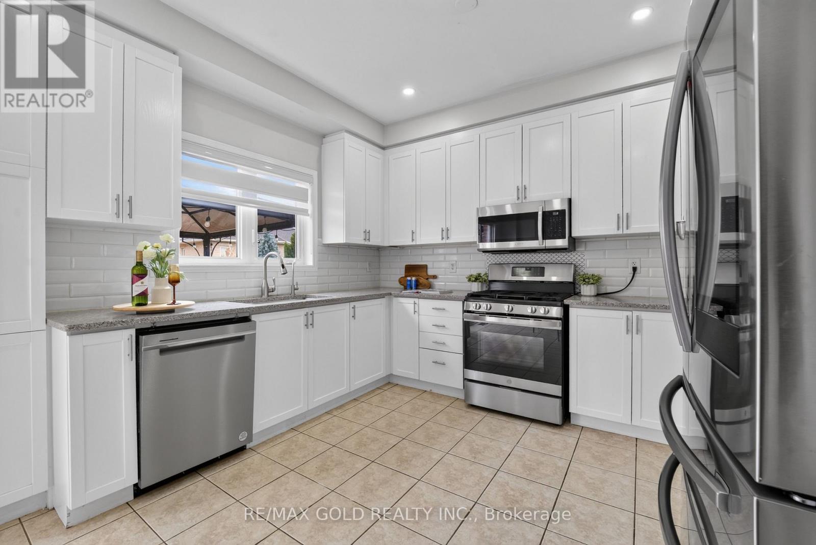 106 Meadowlark Dr Drive, Halton Hills (Georgetown), Ontario  L7G 6N6 - Photo 10 - W13575890