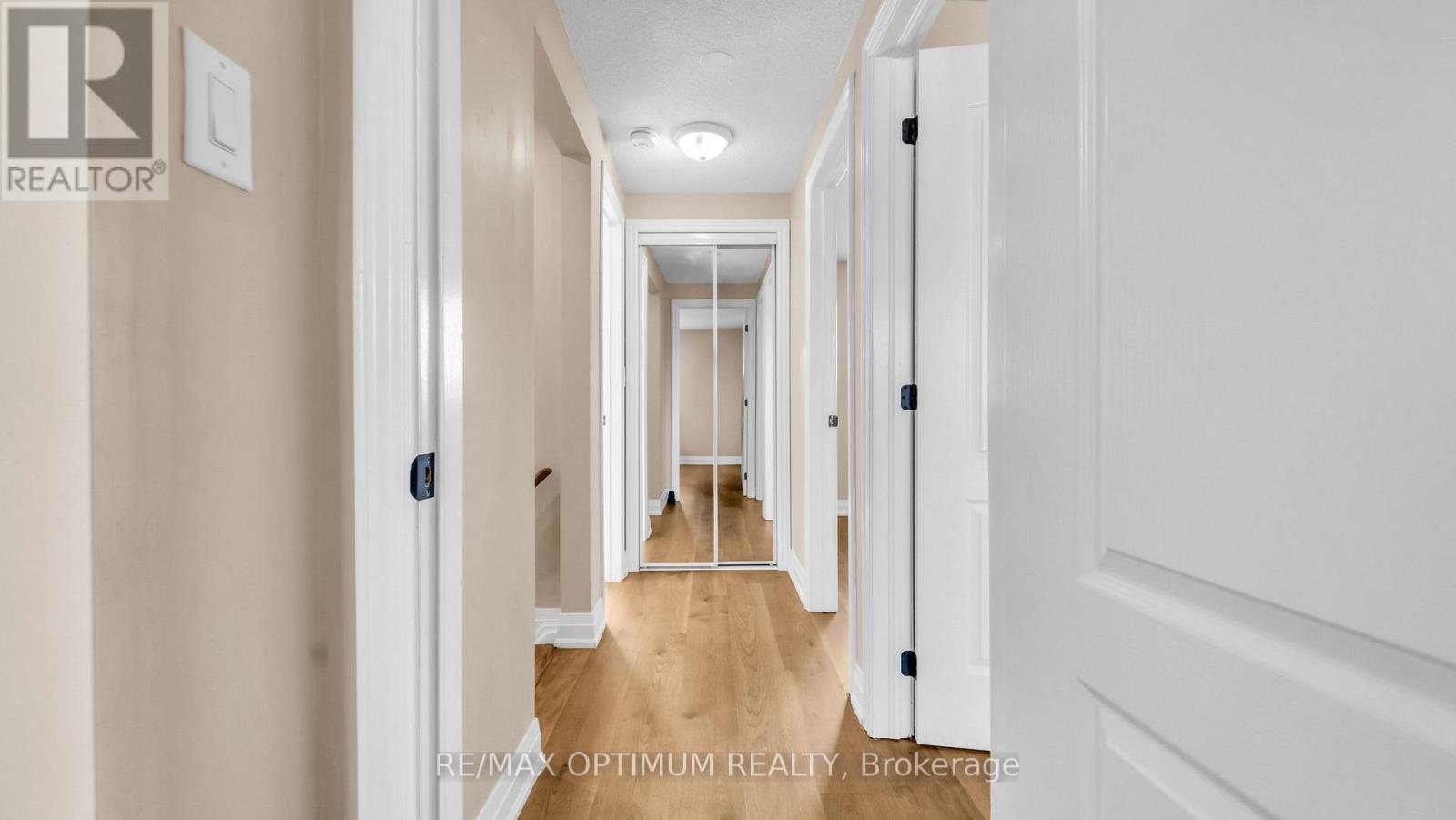 4 Lawnview Court, Brampton (Heart Lake West), Ontario  L7G 1T4 - Photo 26 - W13581778