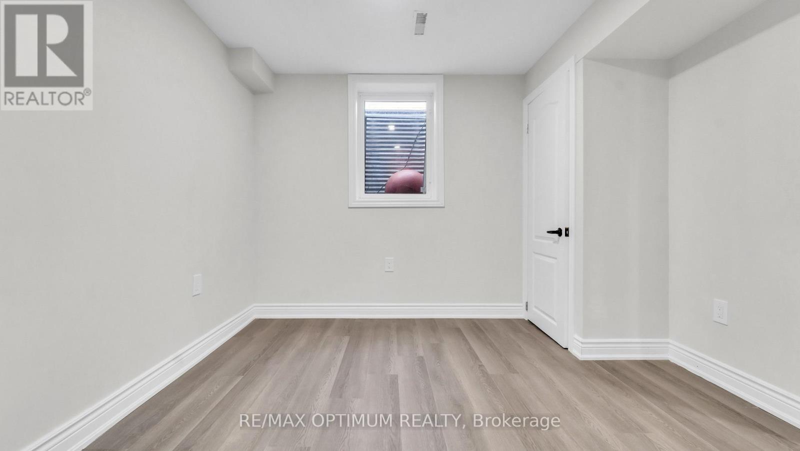 4 Lawnview Court, Brampton (Heart Lake West), Ontario  L7G 1T4 - Photo 36 - W13581778