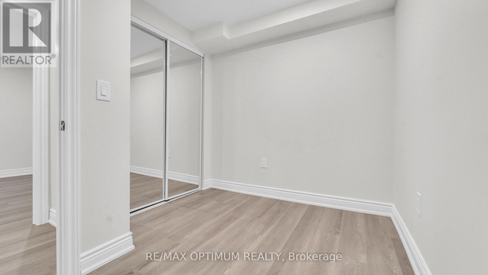 4 Lawnview Court, Brampton (Heart Lake West), Ontario  L7G 1T4 - Photo 40 - W13581778