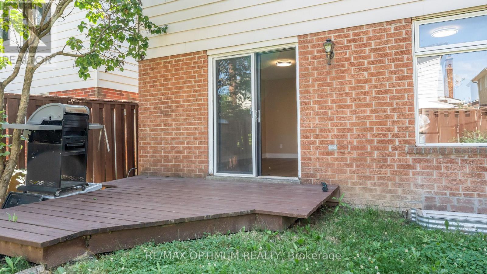 4 Lawnview Court, Brampton (Heart Lake West), Ontario  L7G 1T4 - Photo 45 - W13581778