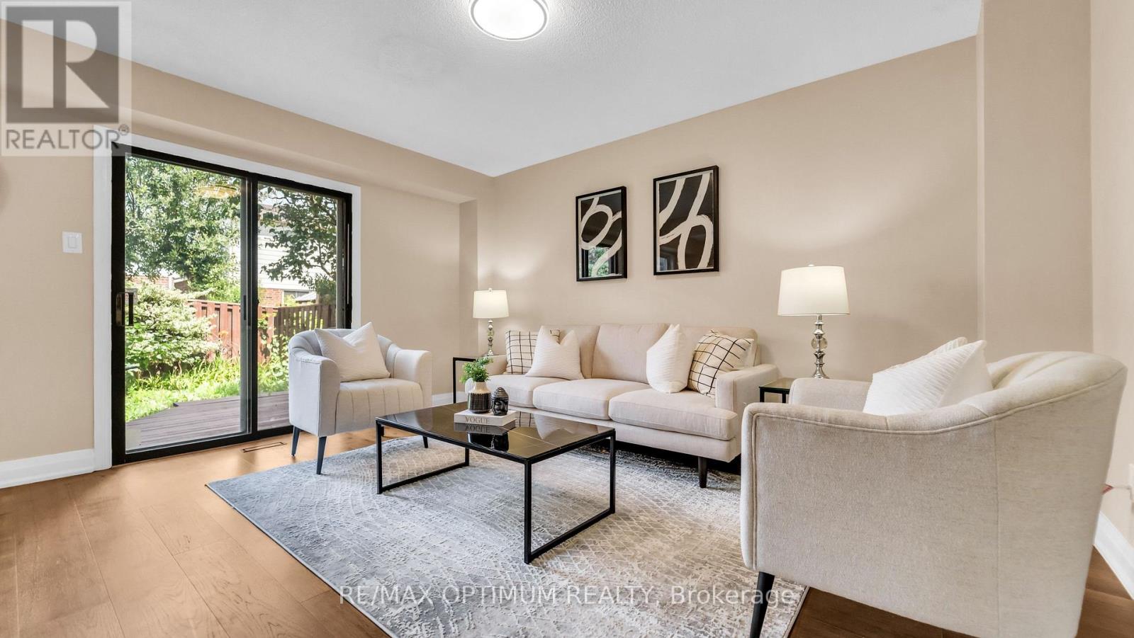 4 Lawnview Court, Brampton (Heart Lake West), Ontario  L7G 1T4 - Photo 6 - W13581778