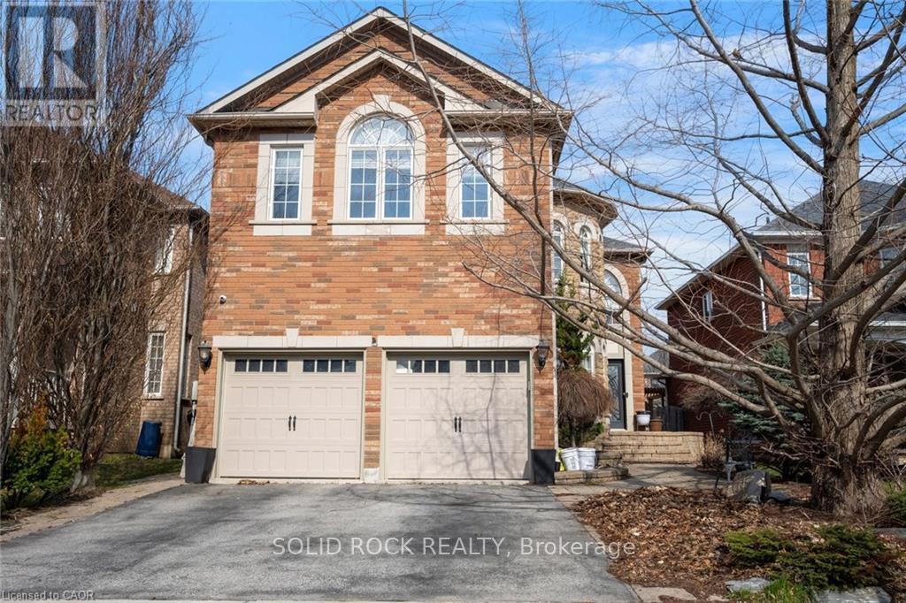 34 Forsyth Crescent, Halton Hills (Georgetown), Ontario  L7G 6G3 - Photo 2 - W13582162