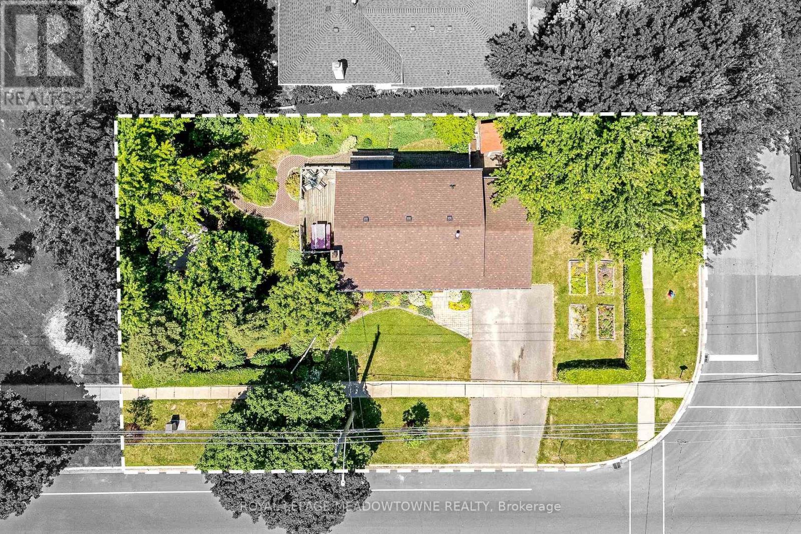 377 Delrex Boulevard, Halton Hills (Georgetown), Ontario  L7G 4H6 - Photo 3 - W13583202