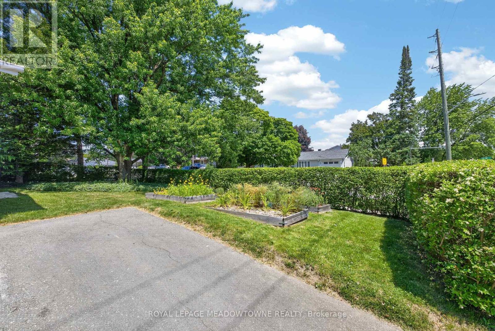 377 Delrex Boulevard, Halton Hills (Georgetown), Ontario  L7G 4H6 - Photo 30 - W13583202