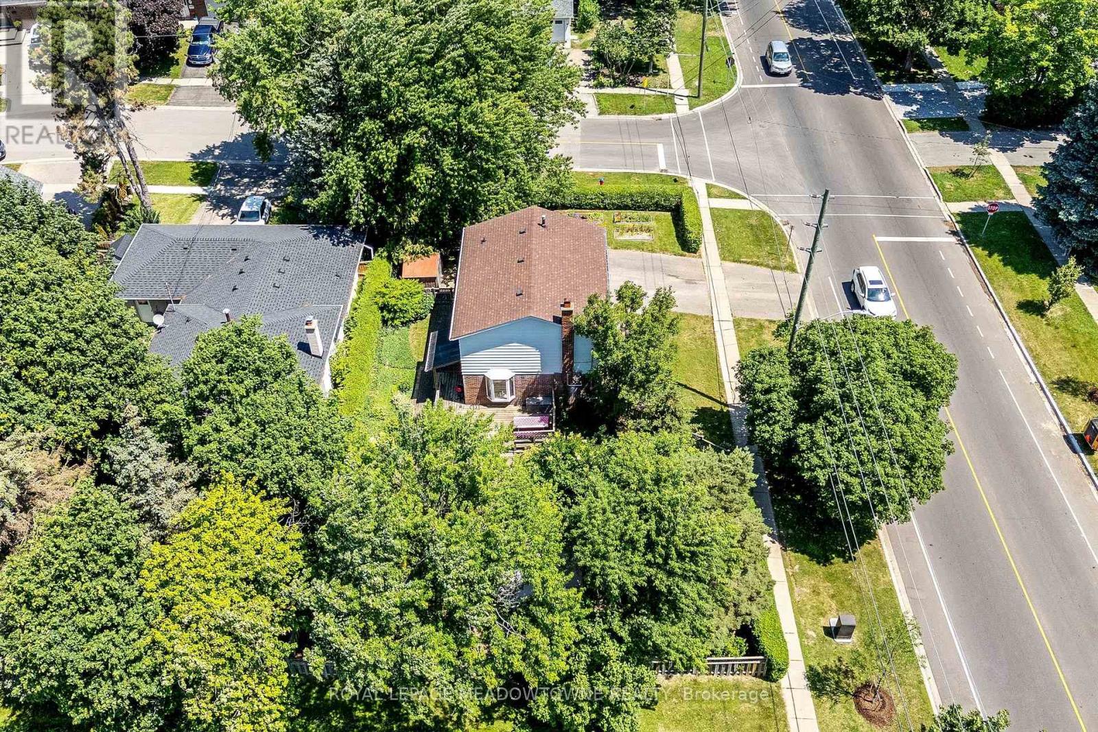 377 Delrex Boulevard, Halton Hills (Georgetown), Ontario  L7G 4H6 - Photo 42 - W13583202