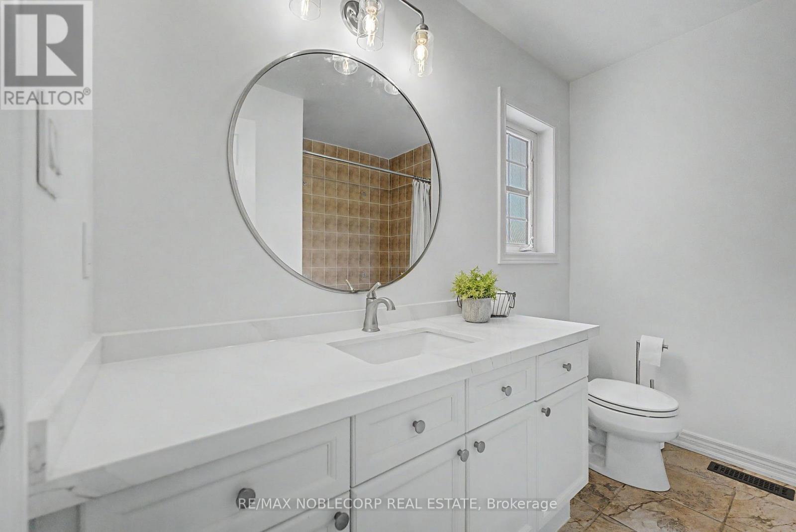68 Meadowglen Boulevard, Halton Hills (Georgetown), Ontario  L7G 6J3 - Photo 27 - W13591412