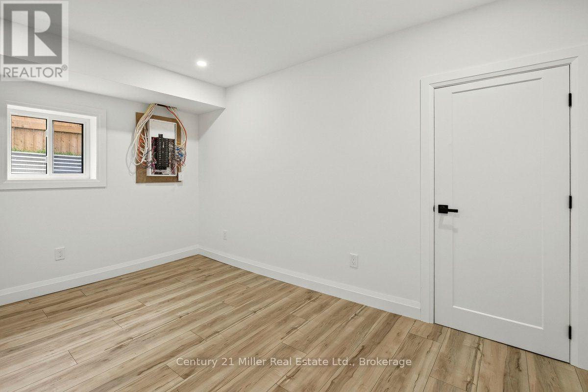 39 Victoria Street, Halton Hills (Georgetown), Ontario  L7G 3N5 - Photo 29 - W13592512