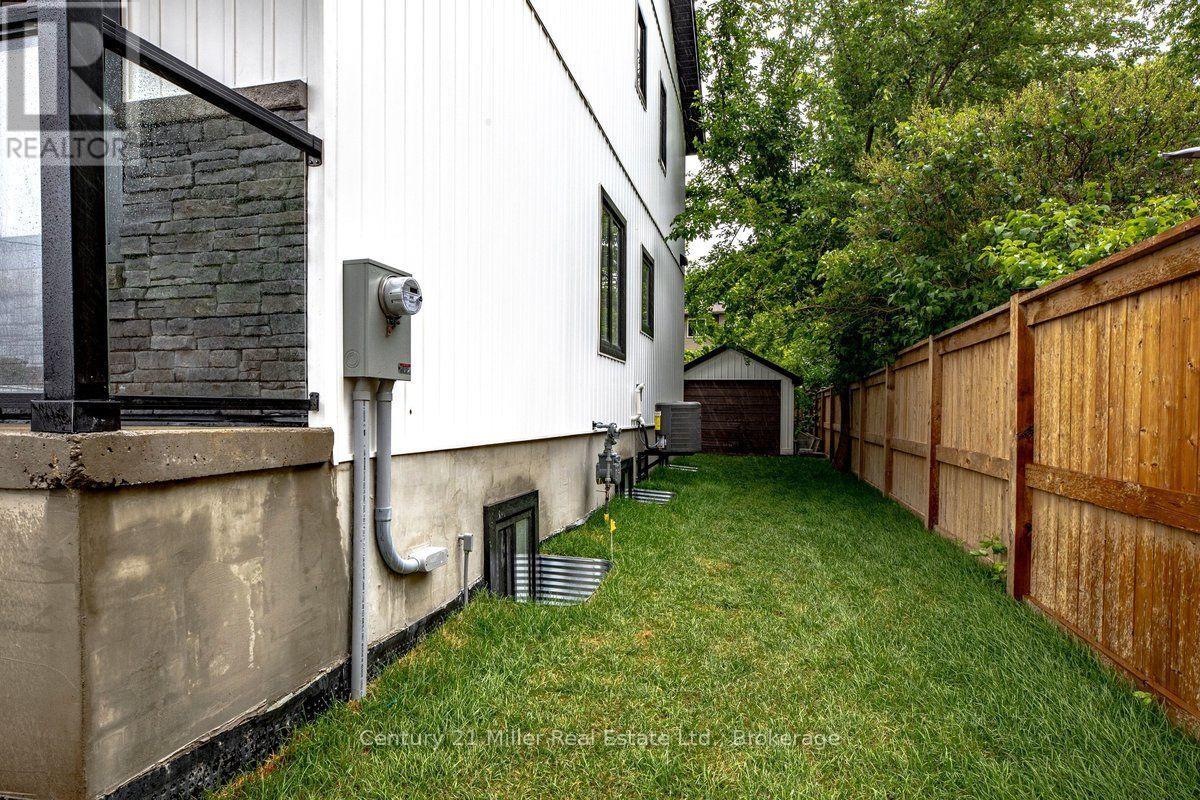39 Victoria Street, Halton Hills (Georgetown), Ontario  L7G 3N5 - Photo 33 - W13592512