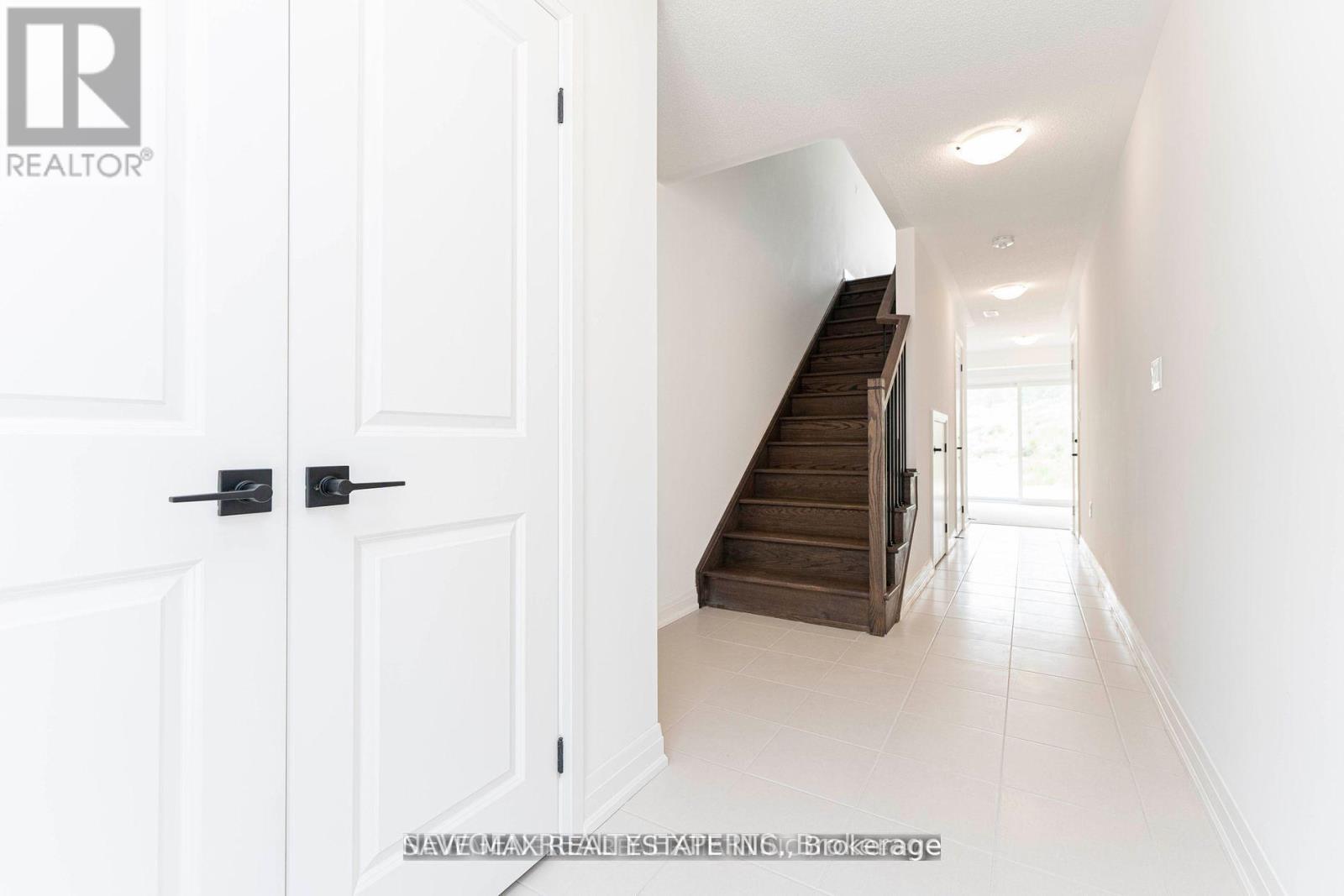 74 Windtree Way, Halton Hills (Georgetown), Ontario  L7G 0P6 - Photo 3 - W13594890