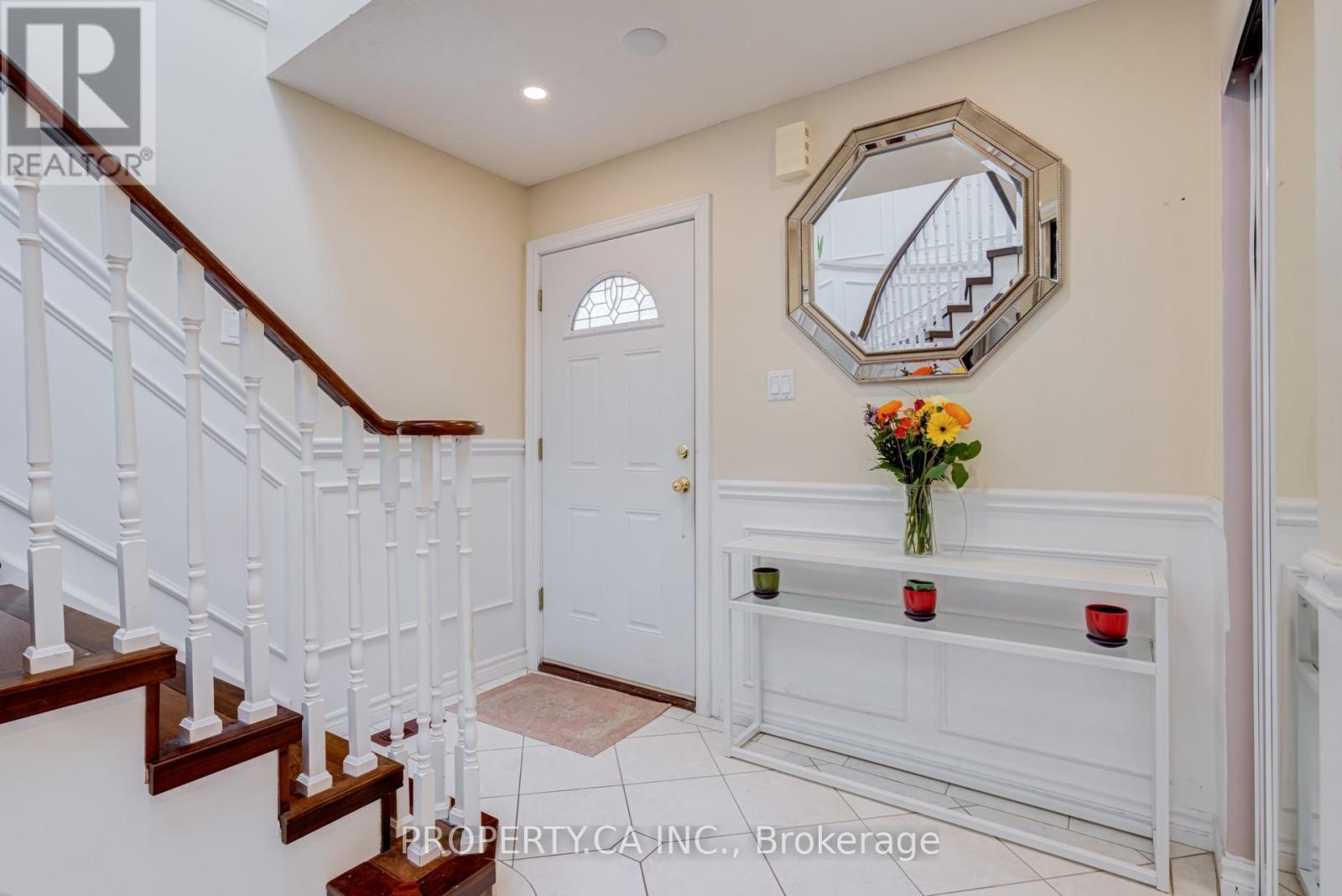 32 Mckinnon Avenue, Halton Hills (Georgetown), Ontario  L7G 5H5 - Photo 3 - W13595178
