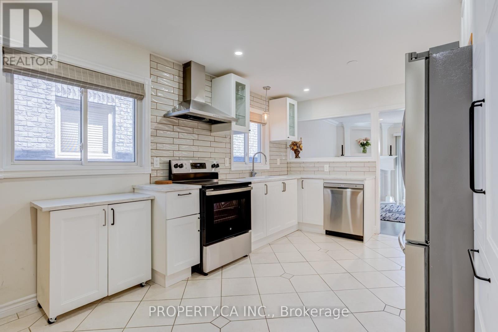32 Mckinnon Avenue, Halton Hills (Georgetown), Ontario  L7G 5H5 - Photo 5 - W13595178